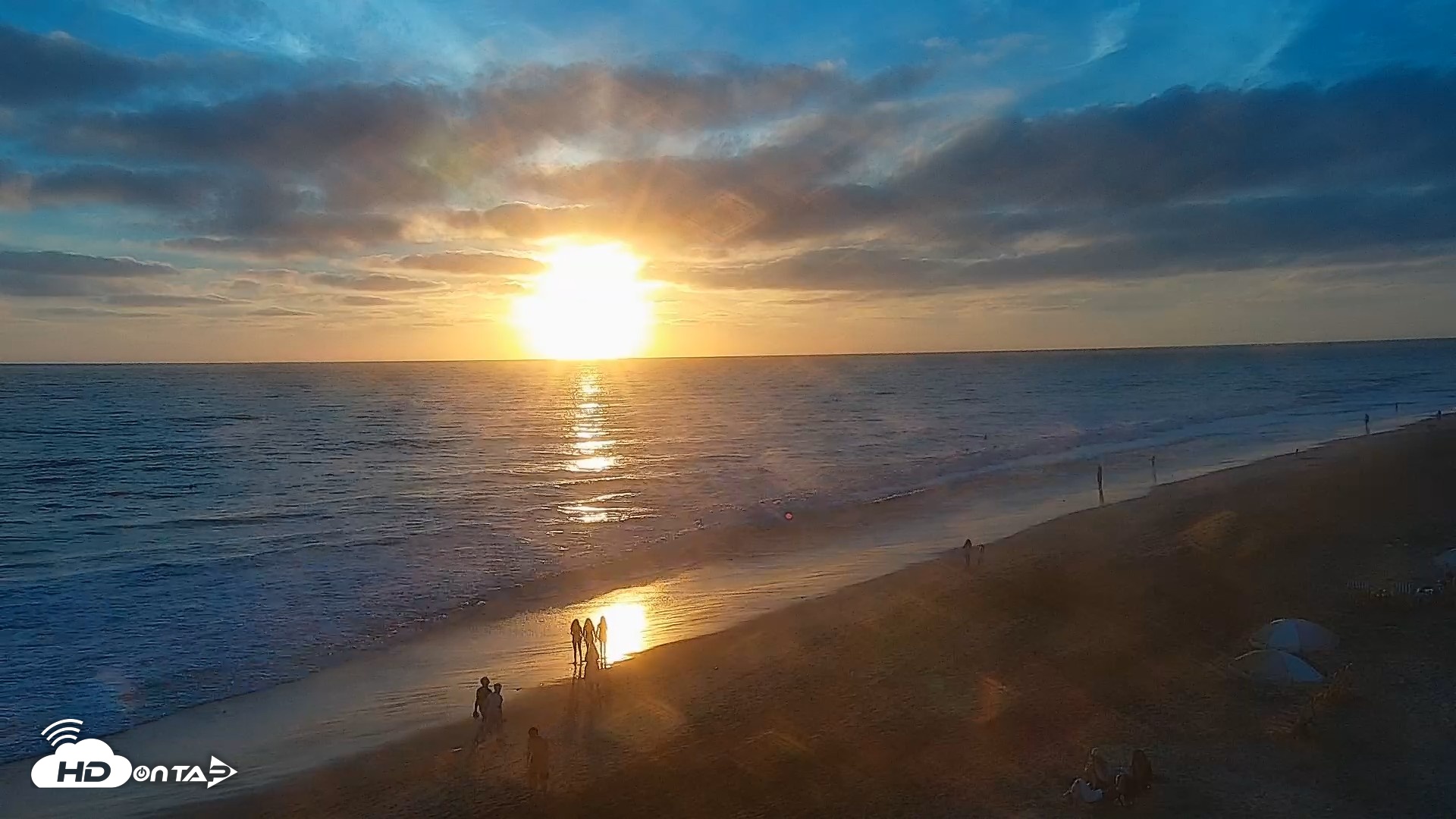 Snapshot of Carlsbad Beach Surf Live Webcam taken Aug 16, 2026, 7:24pm PDT