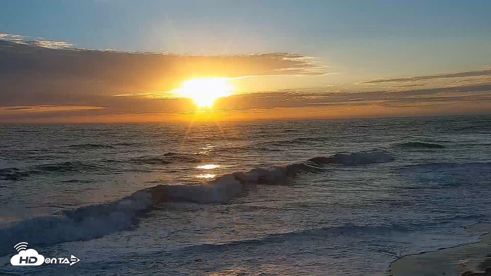 Snapshot of Carlsbad Beach Surf Live Webcam taken Sep 8, 2026, 6:50pm PDT