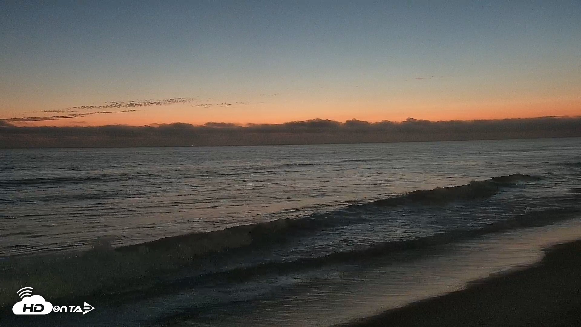 Snapshot of Carlsbad Beach Surf Live Webcam taken Aug 28, 2026, 7:56pm PDT