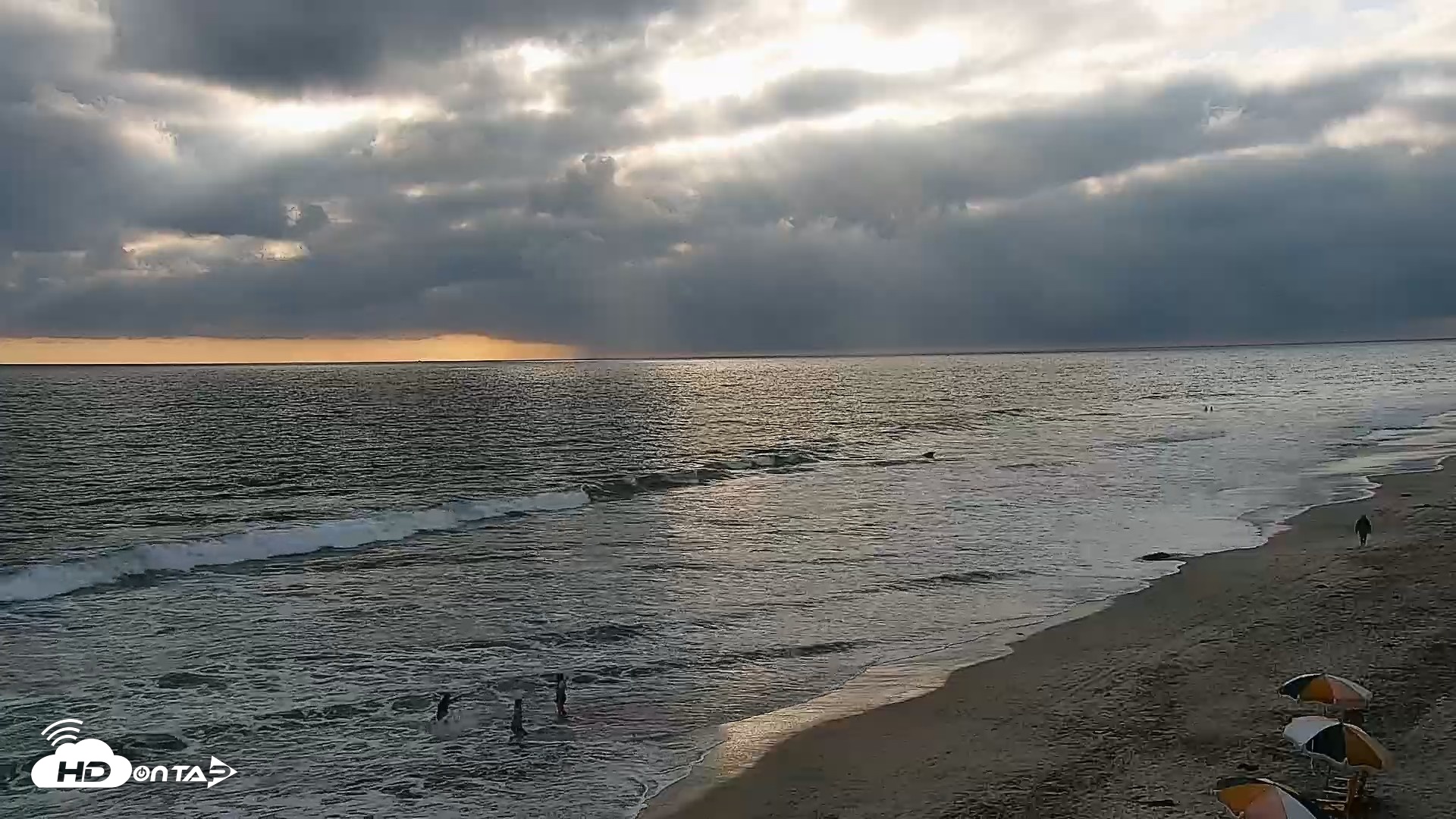 Snapshot of Carlsbad Beach Surf Live Webcam taken May 23, 2026, 6:32pm PDT