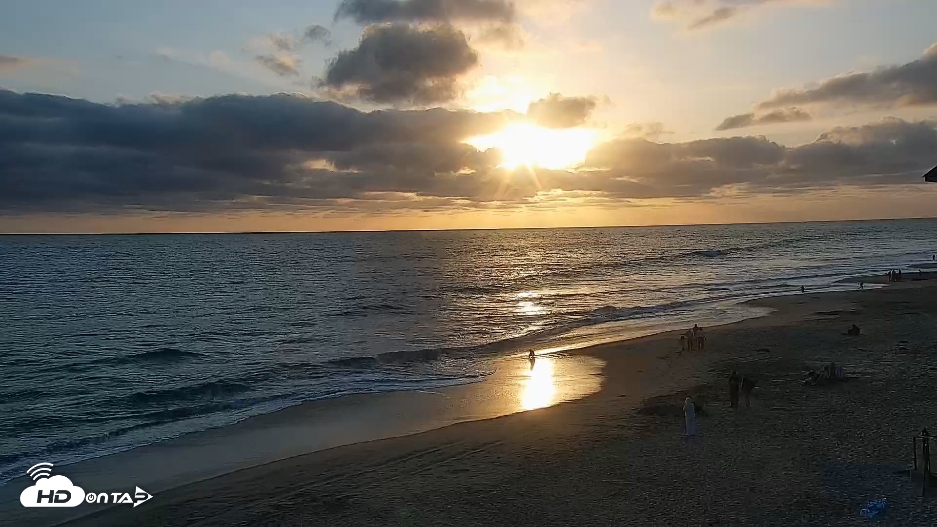 Snapshot of Carlsbad Beach Surf Live Webcam taken Jun 30, 2026, 7:37pm PDT