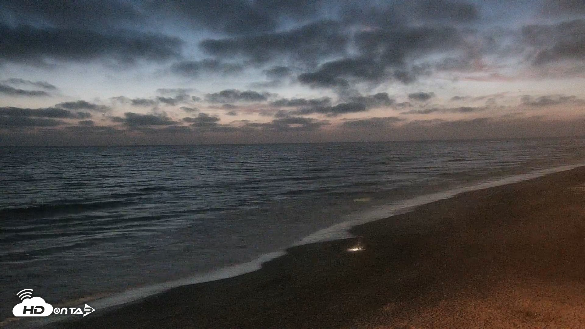 Snapshot of Carlsbad Beach Surf Live Webcam taken Aug 18, 2026, 8:19pm PDT