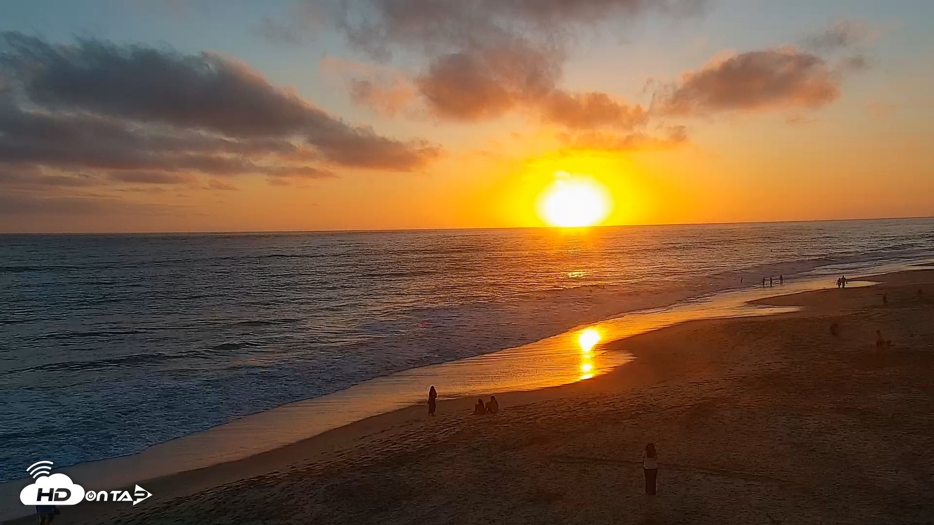 Snapshot of Carlsbad Beach Surf Live Webcam taken Jul 7, 2026, 7:59pm PDT