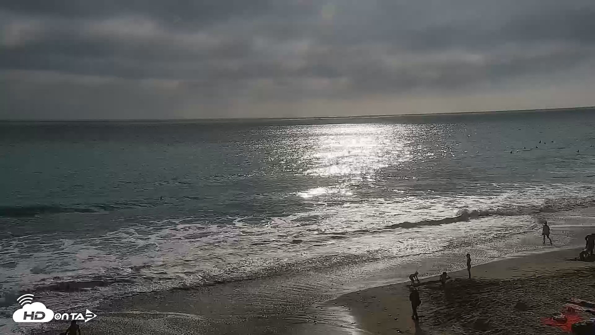 Snapshot of Carlsbad Beach Surf Live Webcam taken Jul 26, 2026, 5:41pm PDT