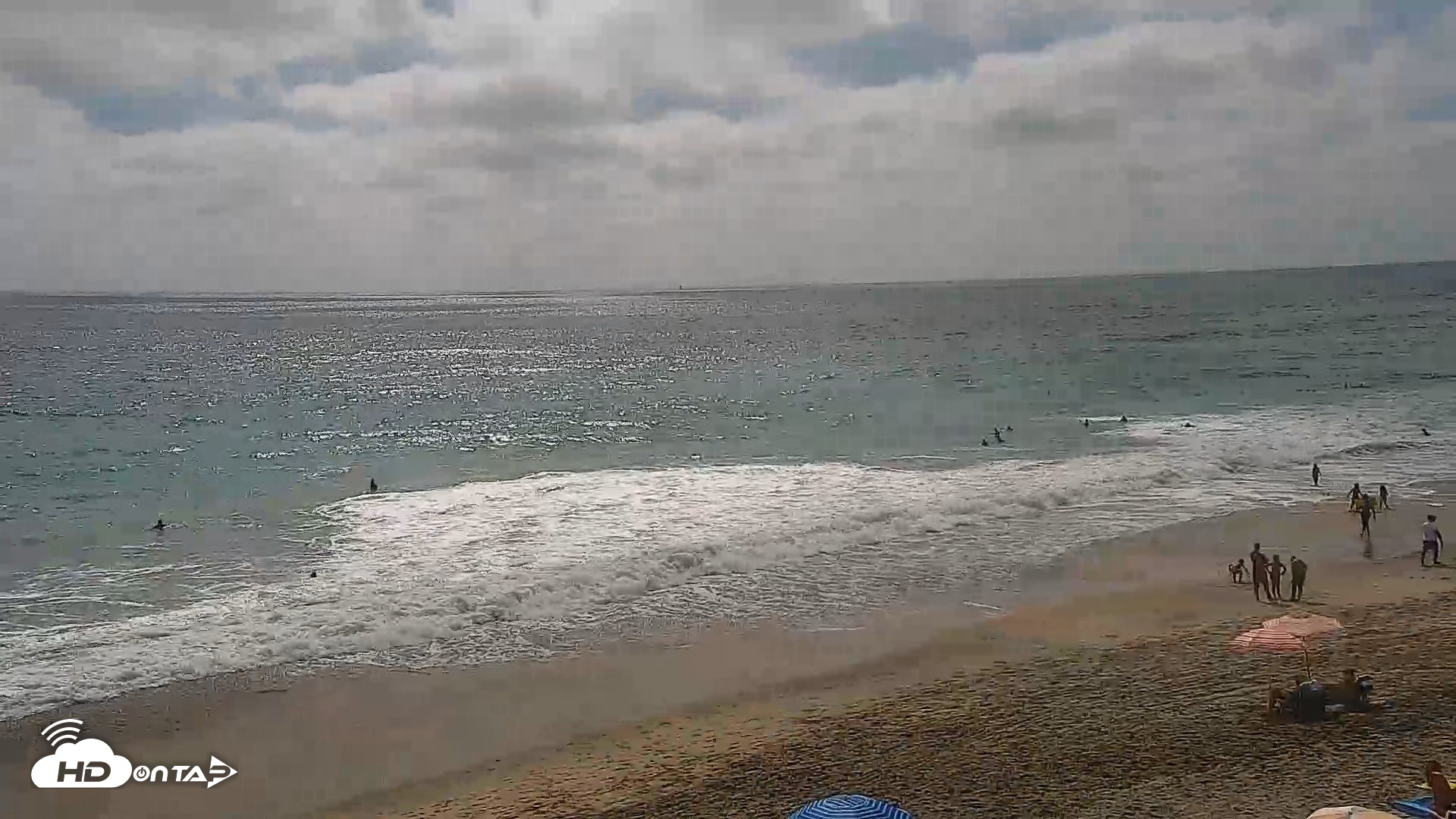Snapshot of Carlsbad Beach Surf Live Webcam taken Jul 31, 2026, 4:03pm PDT