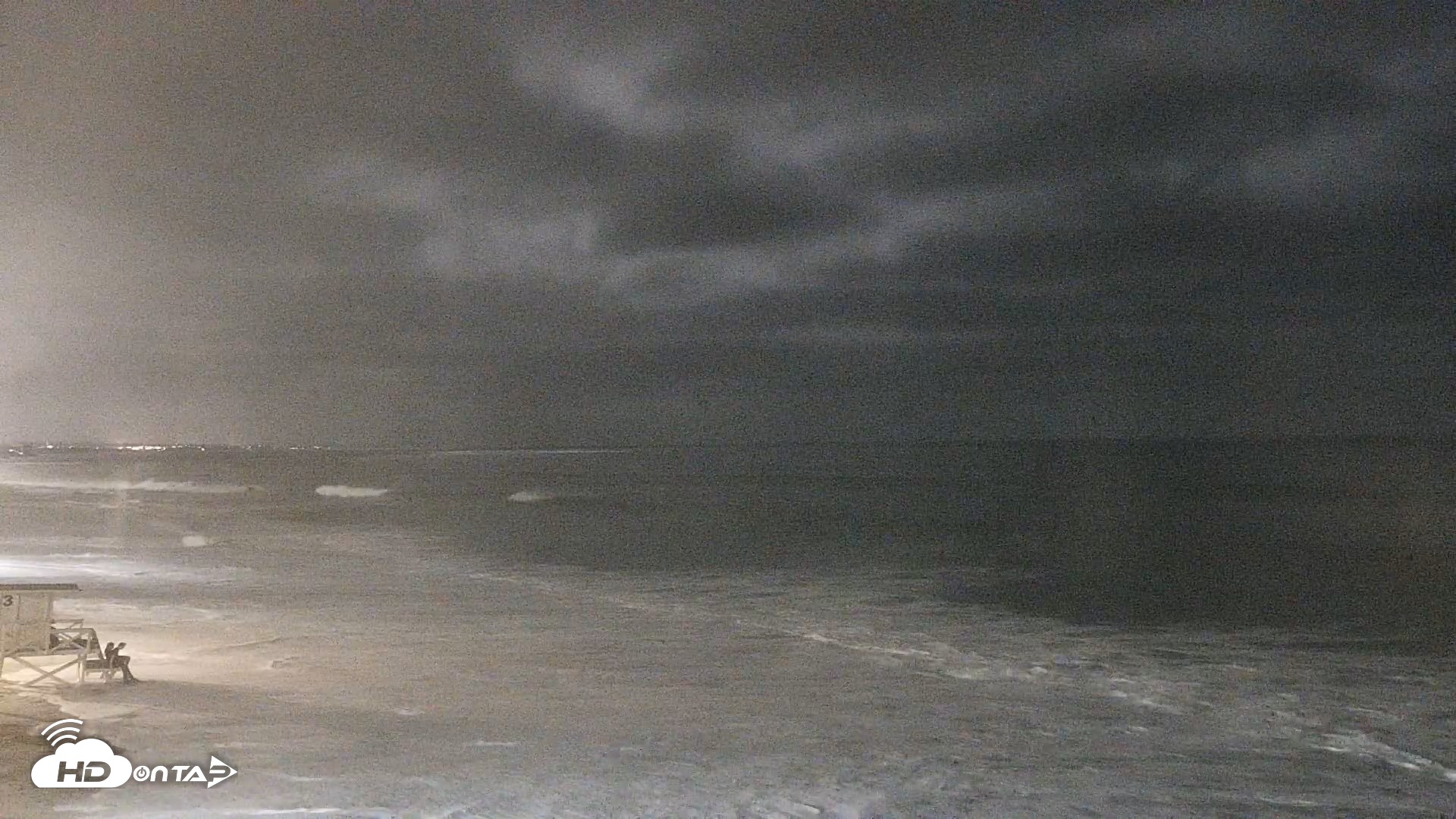 Snapshot of Carlsbad Beach Surf Live Webcam taken Jul 27, 2026, 10:43pm PDT