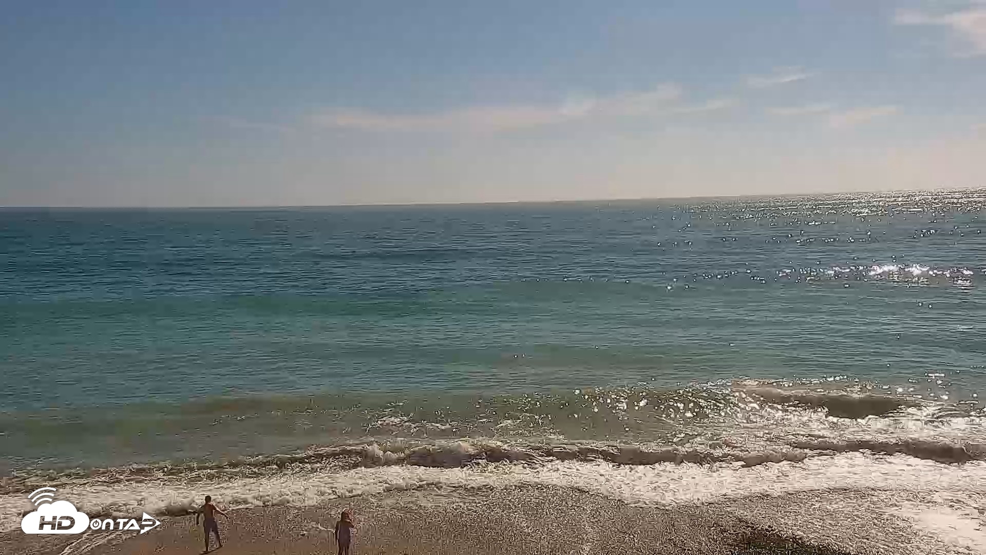 Snapshot of Carlsbad Beach Surf Live Webcam taken Aug 18, 2026, 4:07pm PDT