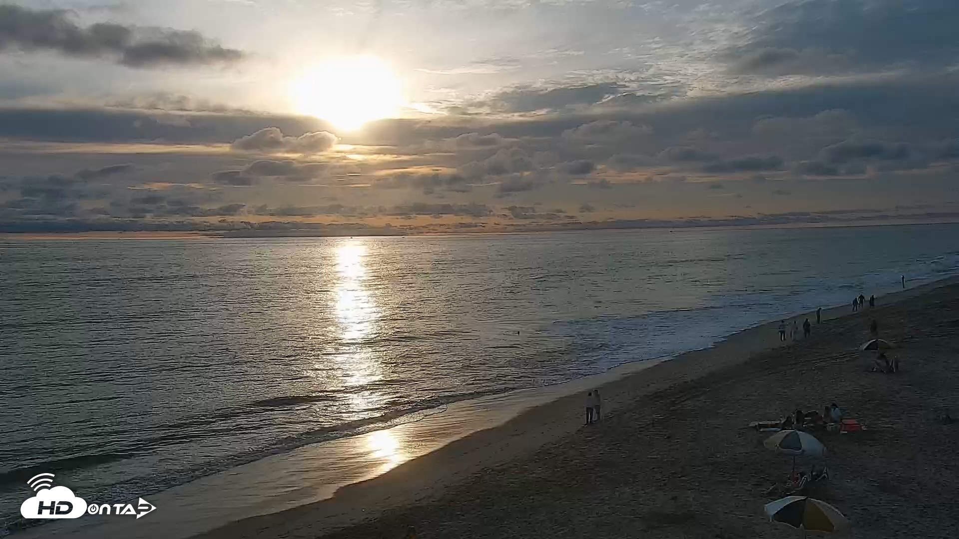 Snapshot of Carlsbad Beach Surf Live Webcam taken Aug 13, 2026, 7:05pm PDT