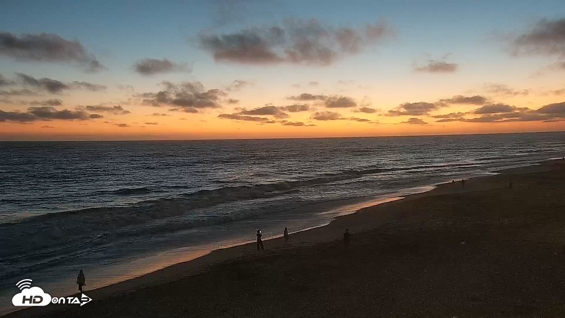 Snapshot of Carlsbad Beach Surf Live Webcam taken Jul 6, 2026, 8:39pm PDT