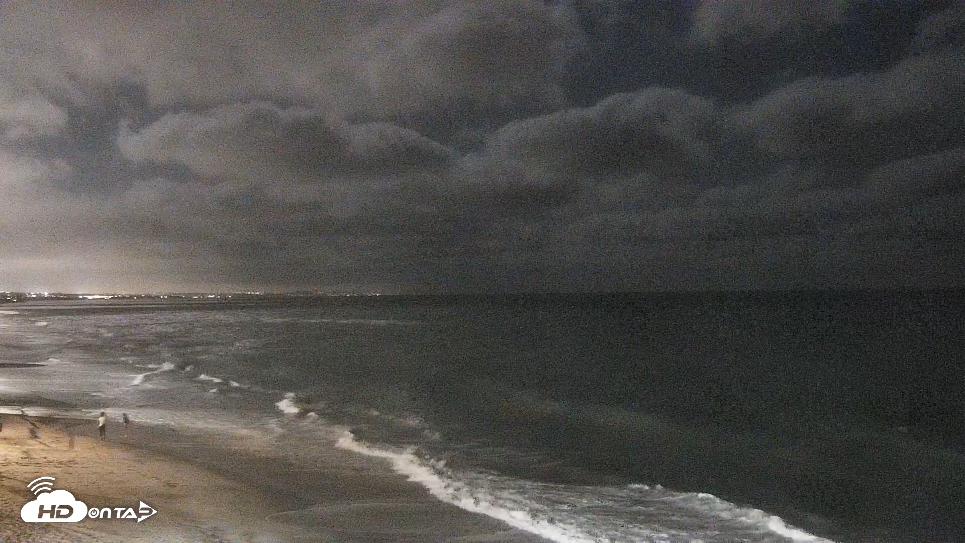 Snapshot of Carlsbad Beach Surf Live Webcam taken Sep 22, 2026, 8:40pm PDT
