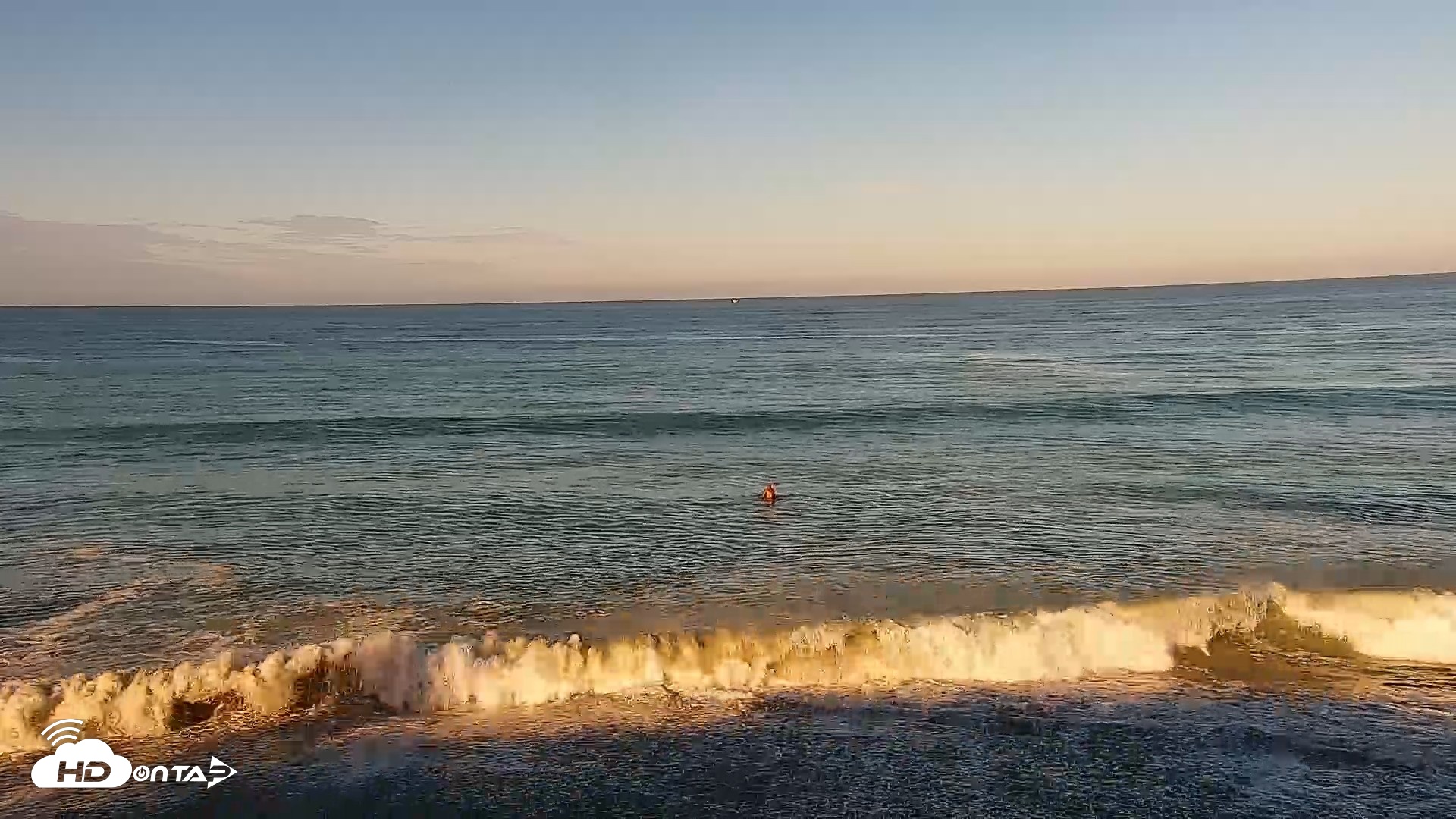 Snapshot of Carlsbad Beach Surf Live Webcam taken Sep 5, 2026, 7:46am PDT