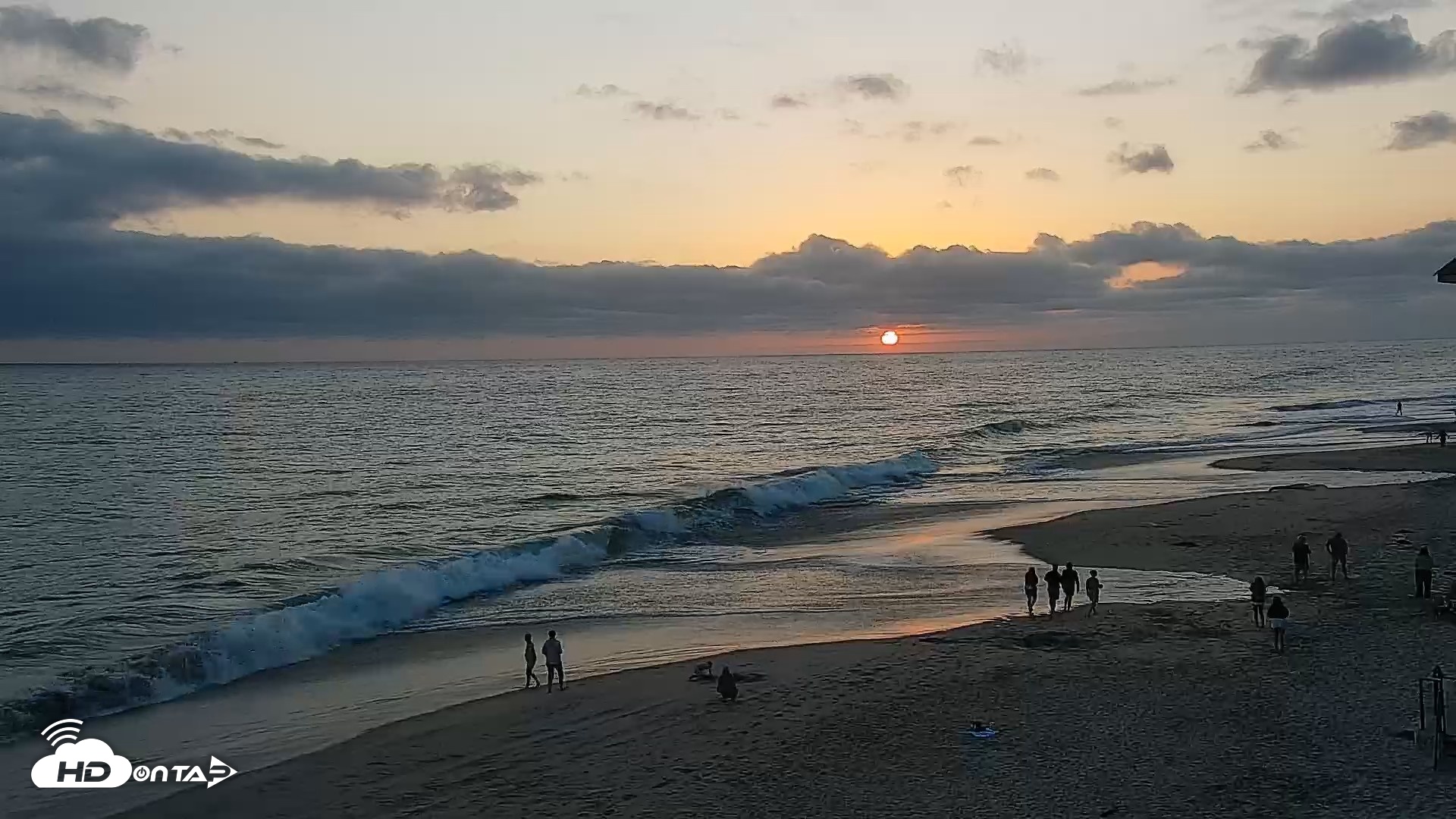 Snapshot of Carlsbad Beach Surf Live Webcam taken Jun 30, 2026, 7:58pm PDT