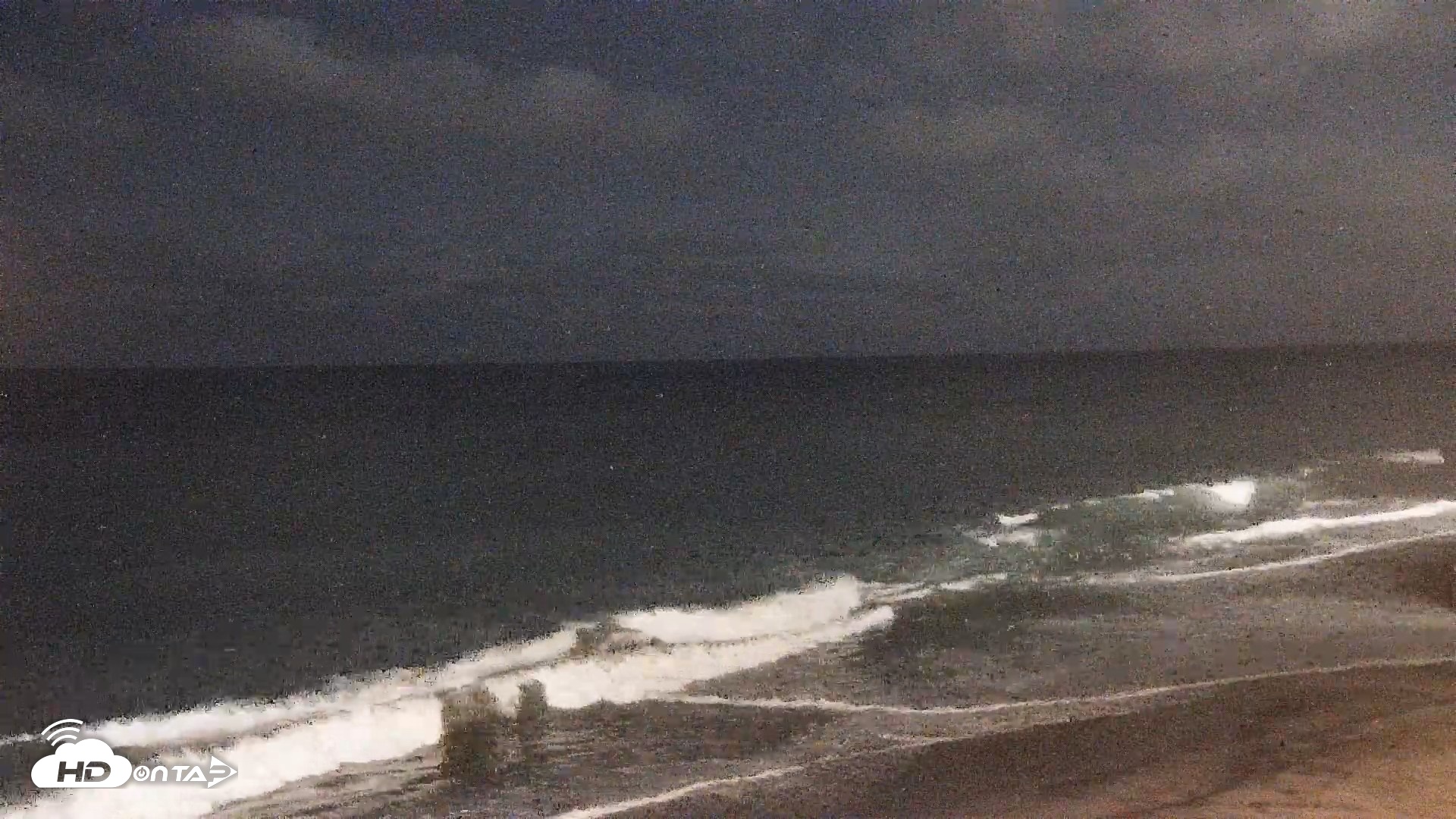 Snapshot of Carlsbad Beach Surf Live Webcam taken Sep 22, 2026, 7:58pm PDT