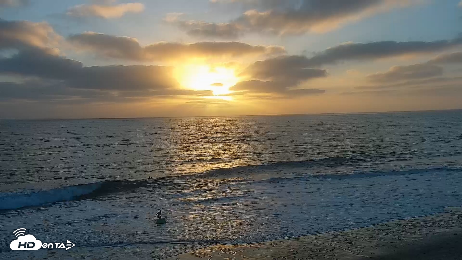 Snapshot of Carlsbad Beach Surf Live Webcam taken Sep 30, 2026, 6:21pm PDT