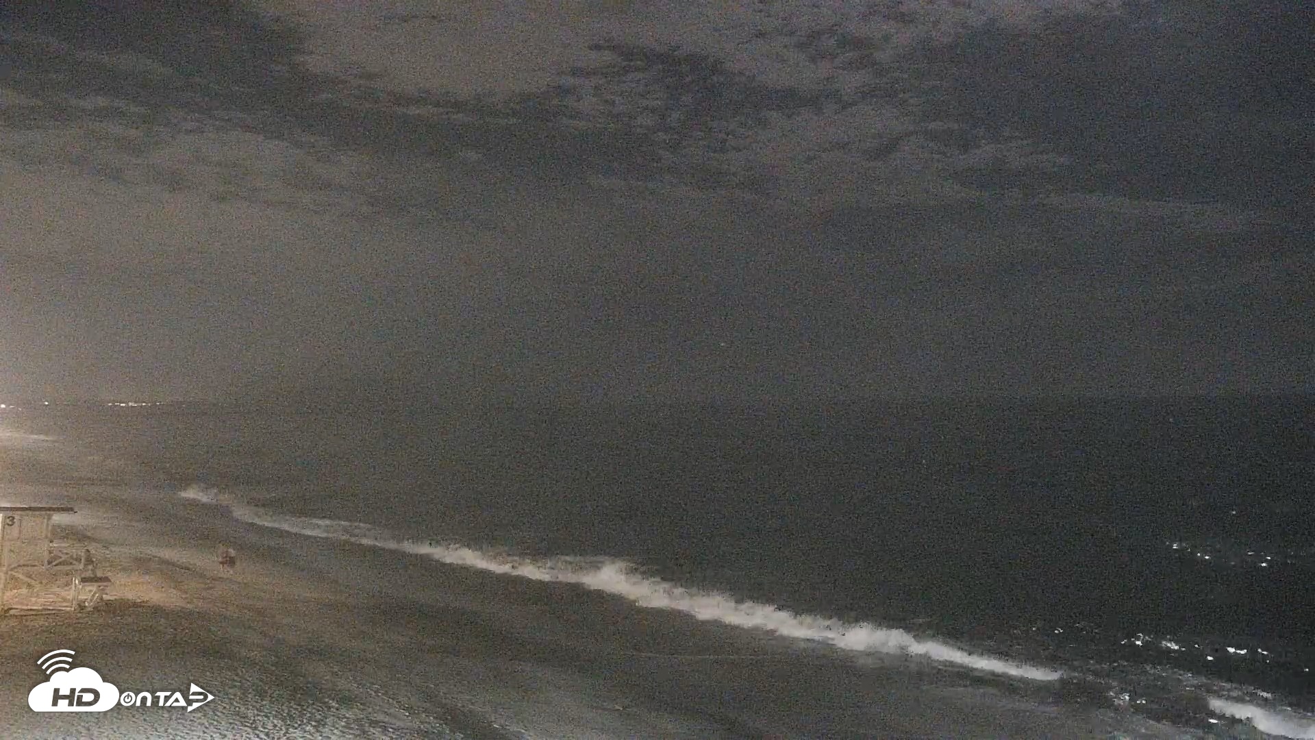 Snapshot of Carlsbad Beach Surf Live Webcam taken Aug 23, 2026, 10:46pm PDT