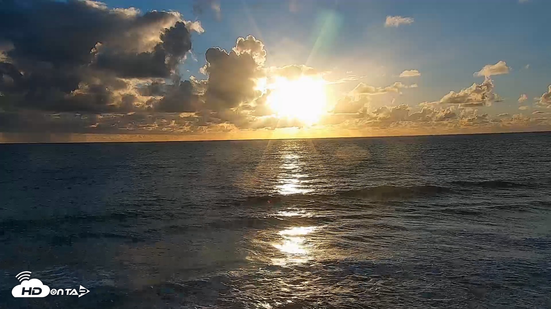 Snapshot of Carlsbad Beach Surf Live Webcam taken Oct 22, 2026, 5:47pm PDT