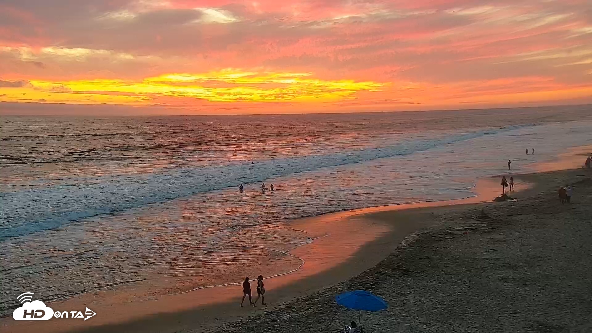 Snapshot of Carlsbad Beach Surf Live Webcam taken Sep 1, 2025, 7:28pm PDT