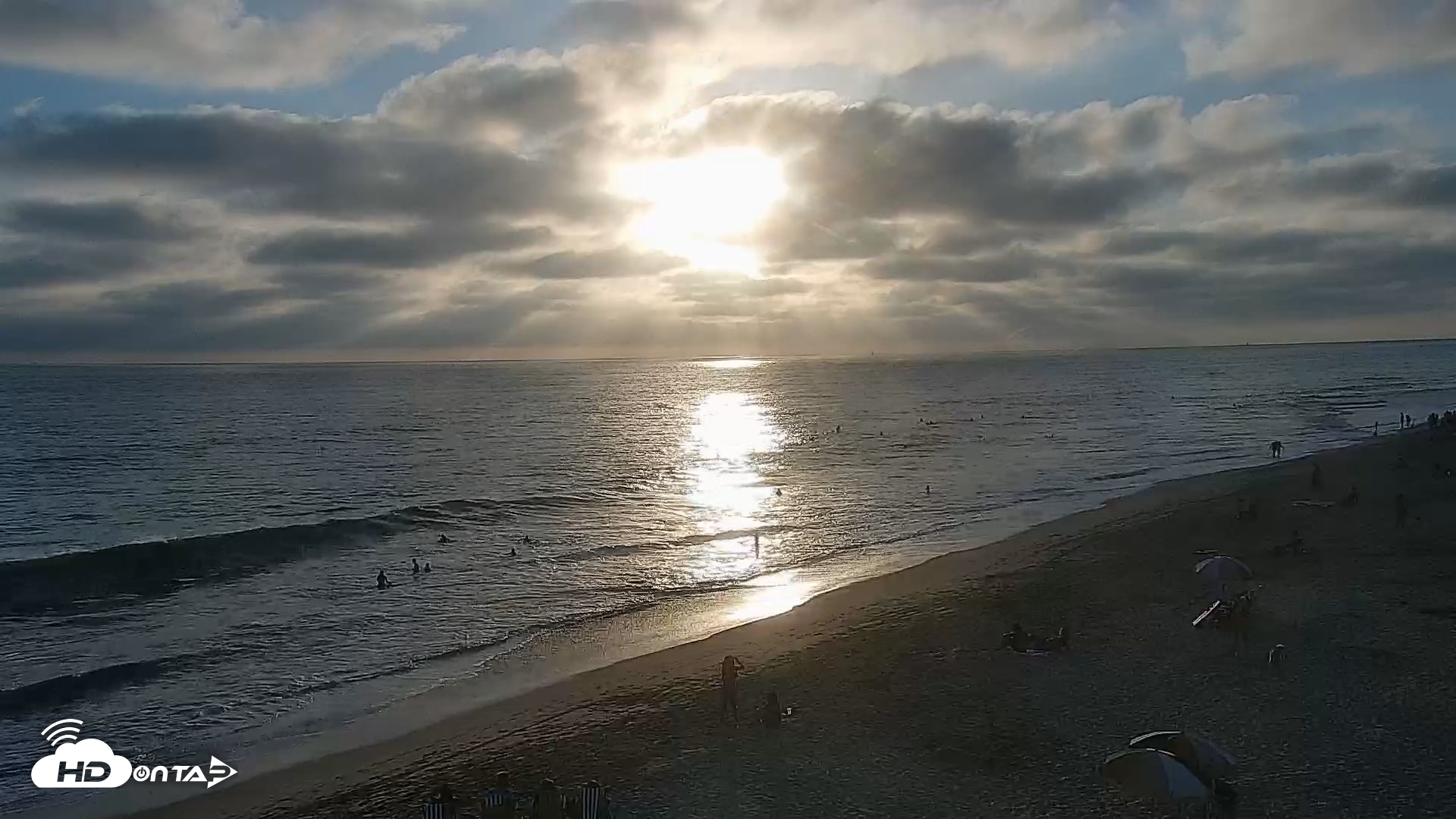 Snapshot of Carlsbad Beach Surf Live Webcam taken Jul 19, 2026, 7:32pm PDT