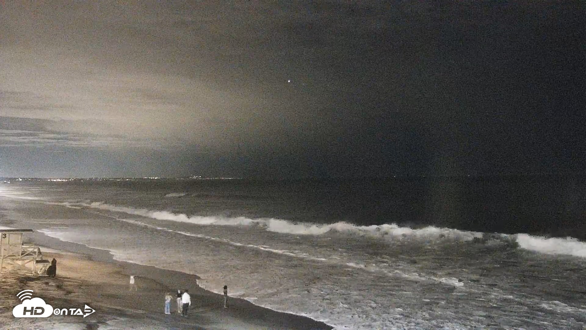 Snapshot of Carlsbad Beach Surf Live Webcam taken Sep 6, 2026, 10:12pm PDT