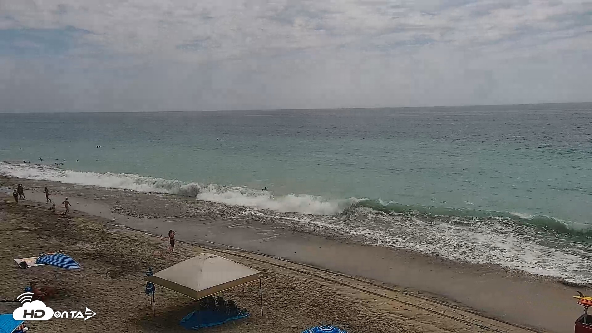 Snapshot of Carlsbad Beach Surf Live Webcam taken Aug 5, 2026, 2:32pm PDT
