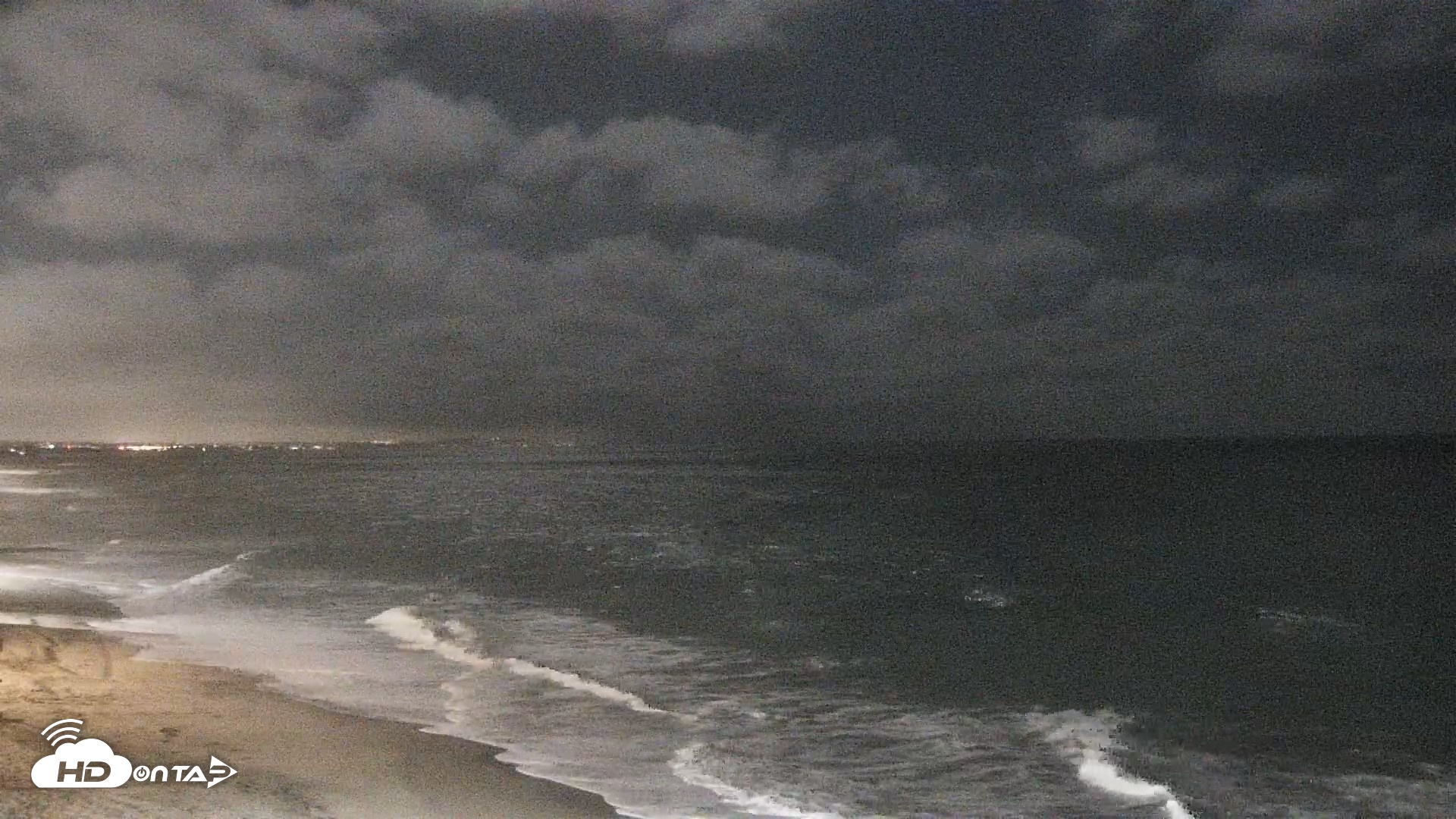 Snapshot of Carlsbad Beach Surf Live Webcam taken Sep 22, 2026, 9:25pm PDT