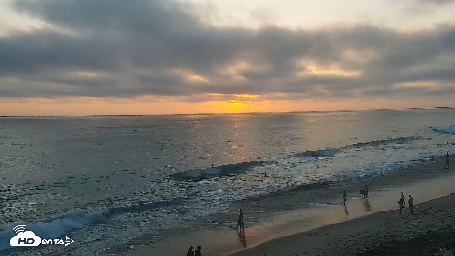 Snapshot of Carlsbad Beach Surf Live Webcam taken Aug 28, 2026, 7:13pm PDT