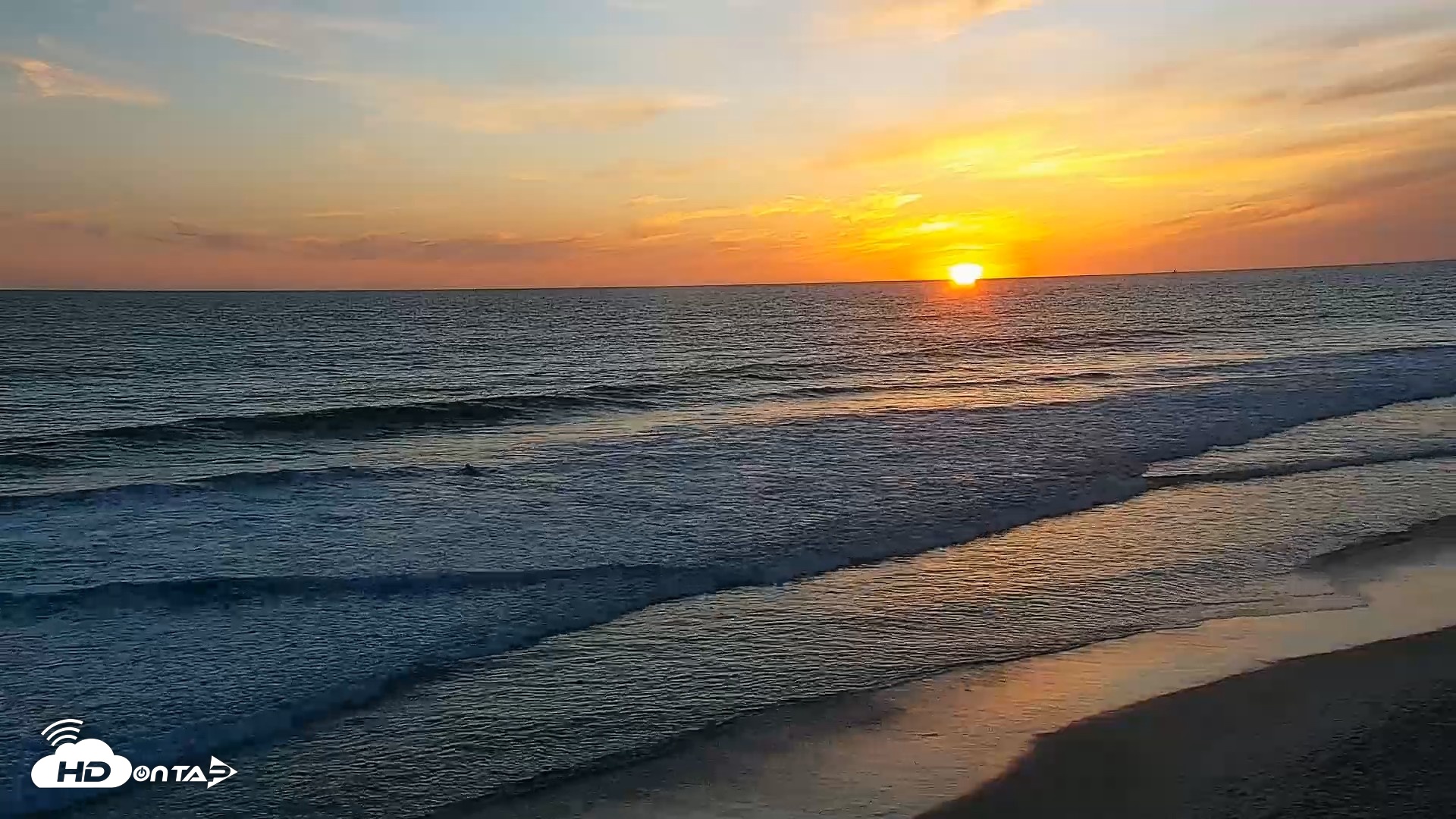 Snapshot of Carlsbad Beach Surf Live Webcam taken Apr 23, 2026, 7:26pm PDT