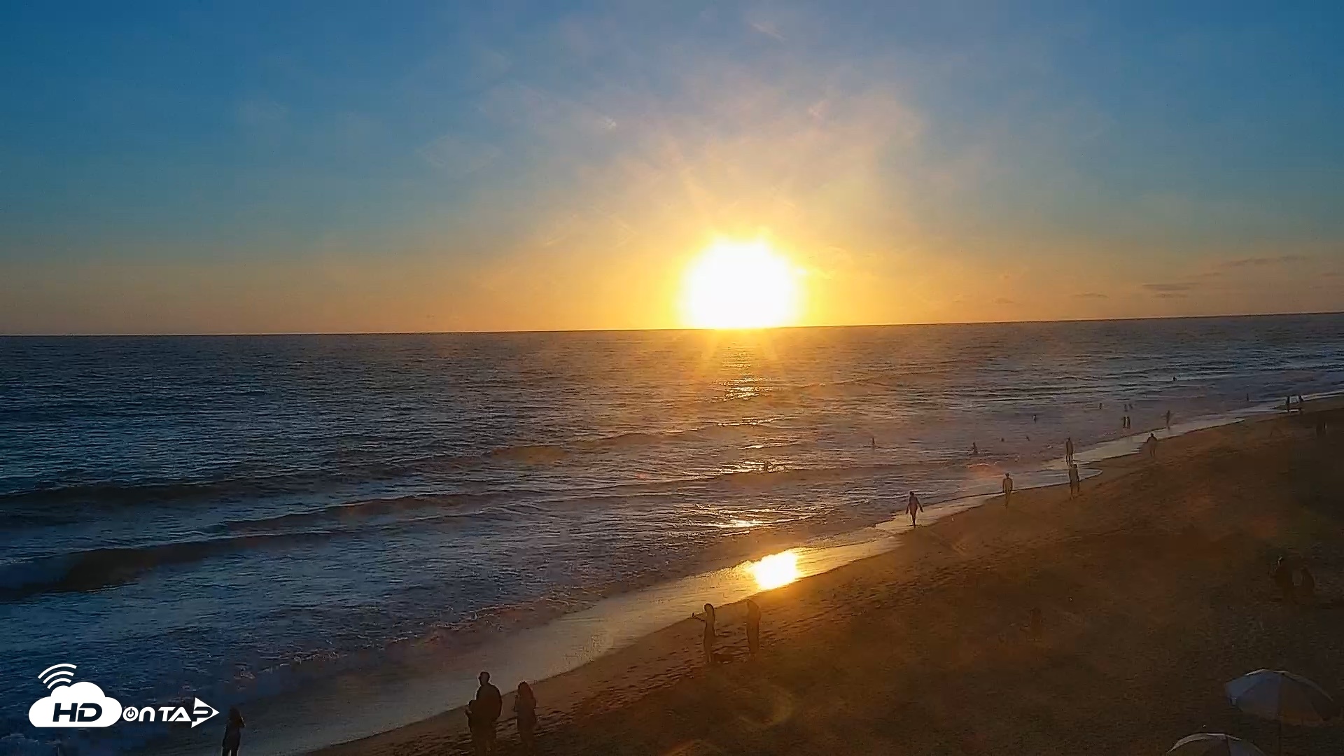 Snapshot of Carlsbad Beach Surf Live Webcam taken Jul 22, 2026, 7:45pm PDT