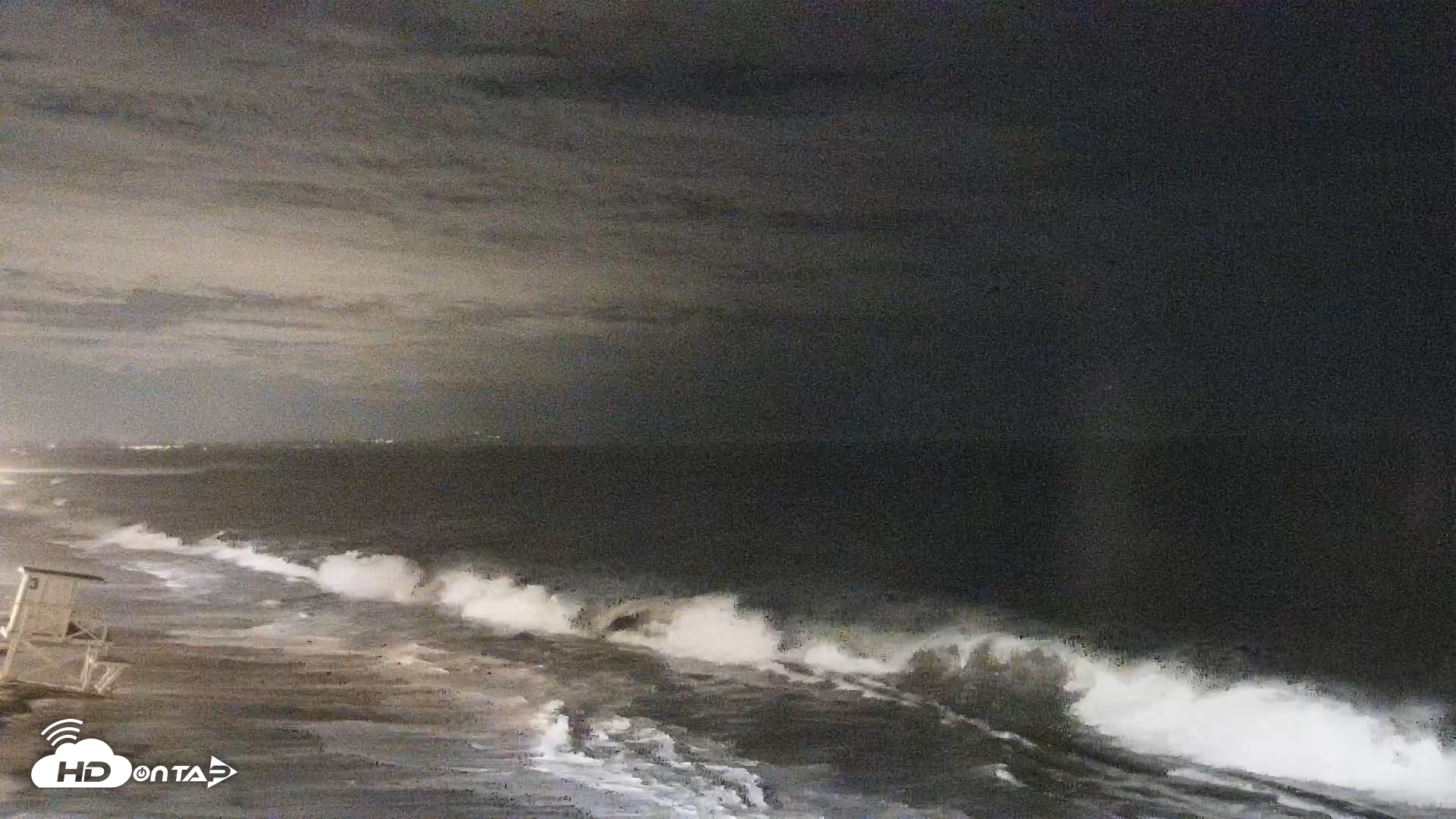 Snapshot of Carlsbad Beach Surf Live Webcam taken Sep 7, 2026, 8:09pm PDT
