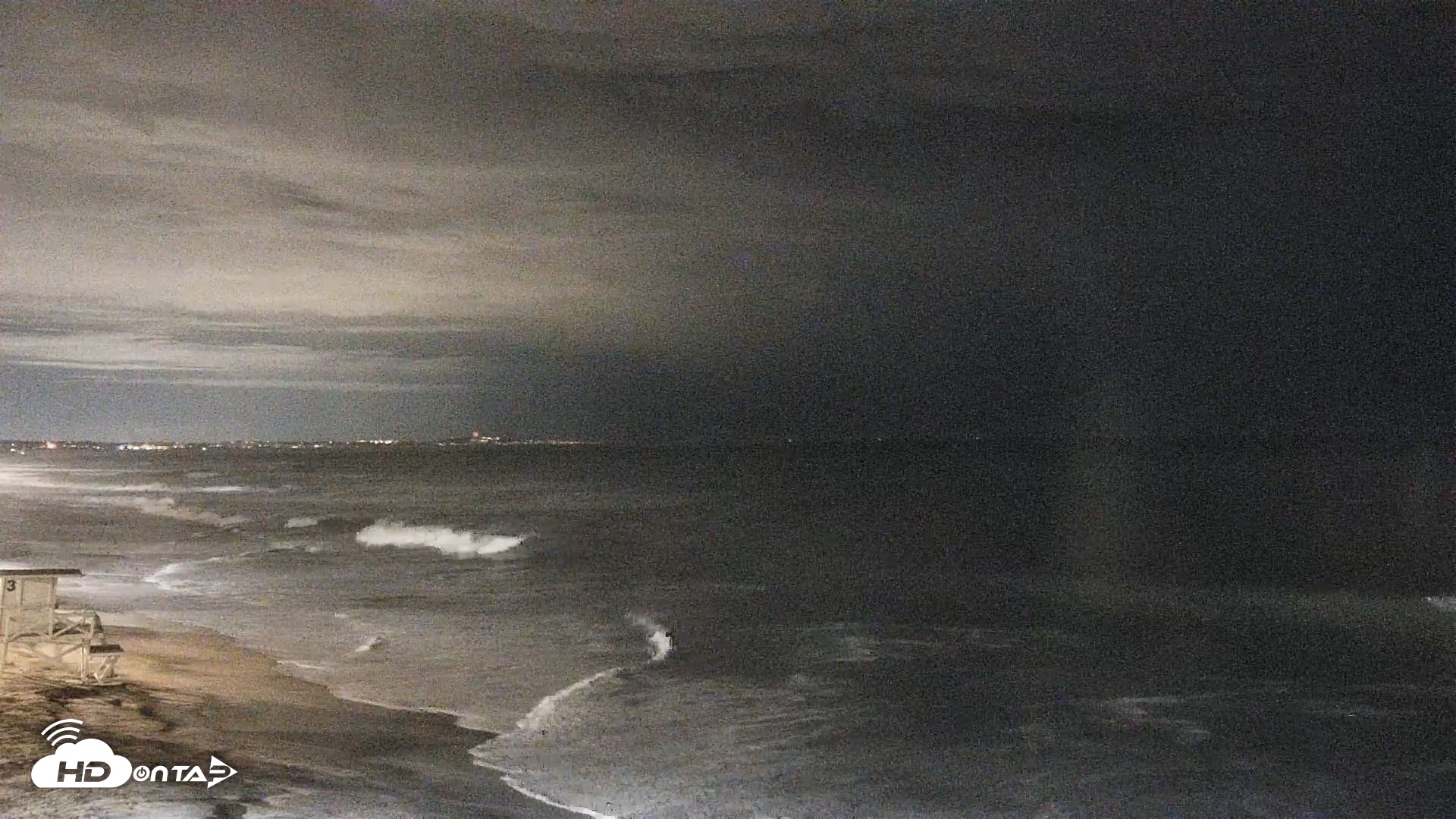 Snapshot of Carlsbad Beach Surf Live Webcam taken Sep 6, 2026, 9:52pm PDT