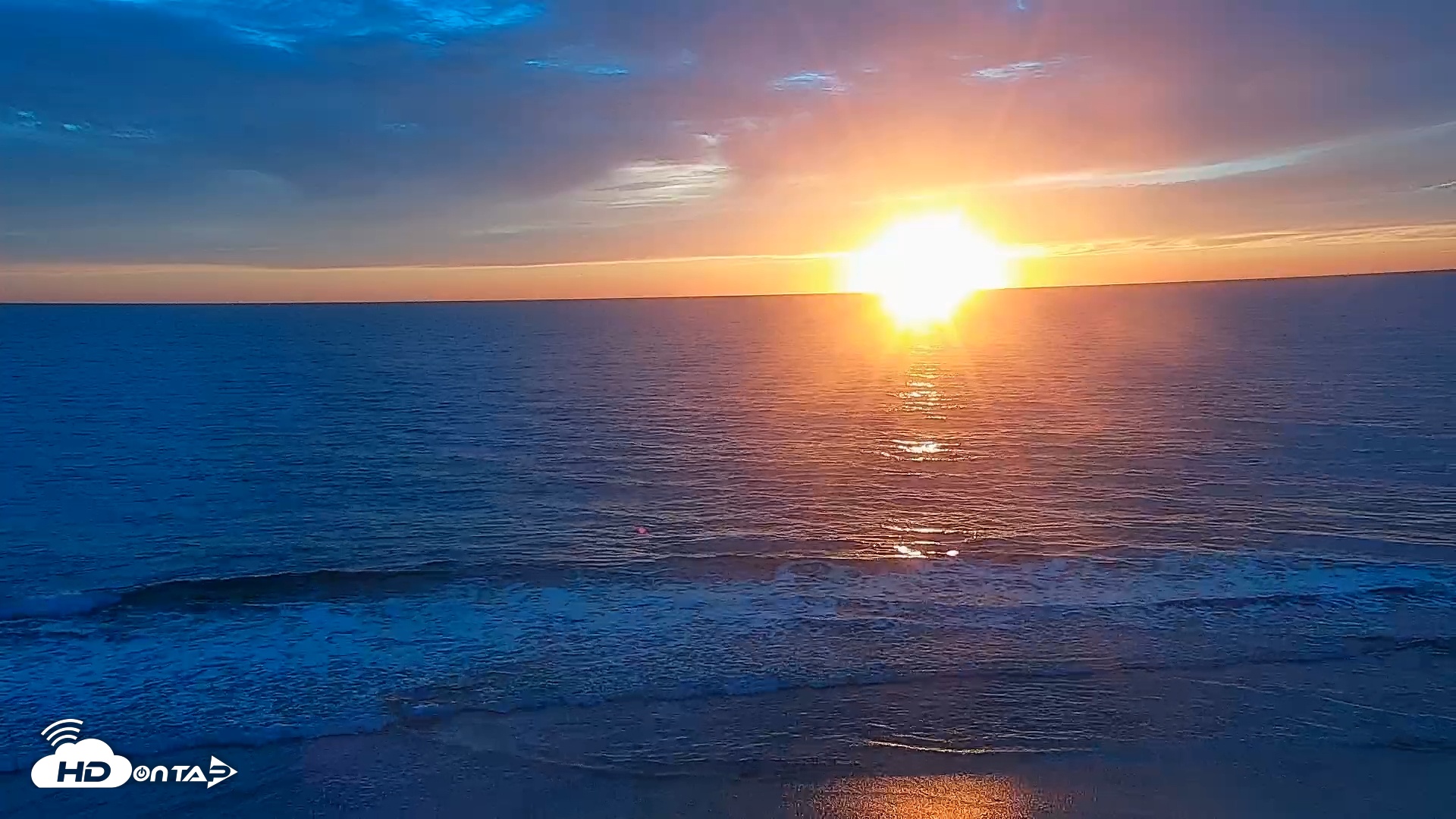 Snapshot of Carlsbad Beach Surf Live Webcam taken Jan 27, 2026, 5:13pm PST