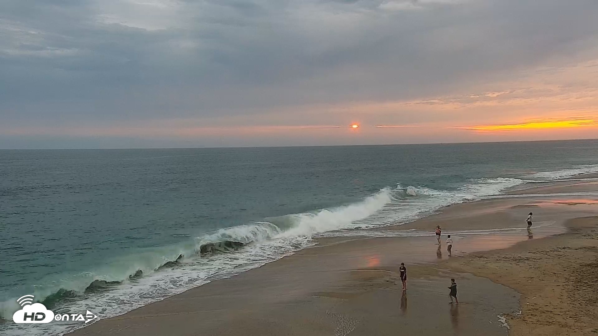 Snapshot of Carlsbad Beach Surf Live Webcam taken Jul 11, 2026, 7:51pm PDT