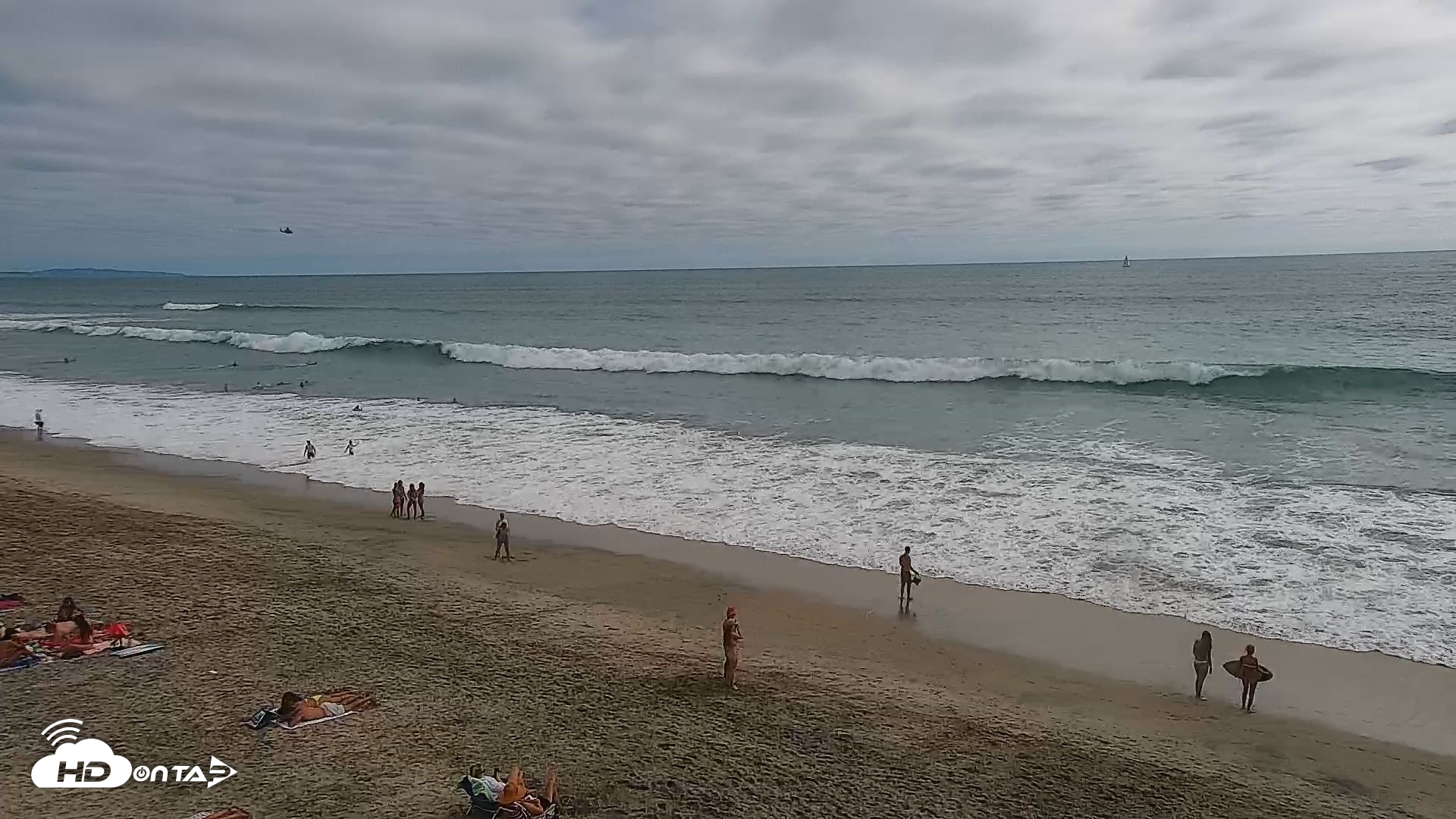 Snapshot of Carlsbad Beach Surf Live Webcam taken Aug 14, 2026, 4:22pm PDT