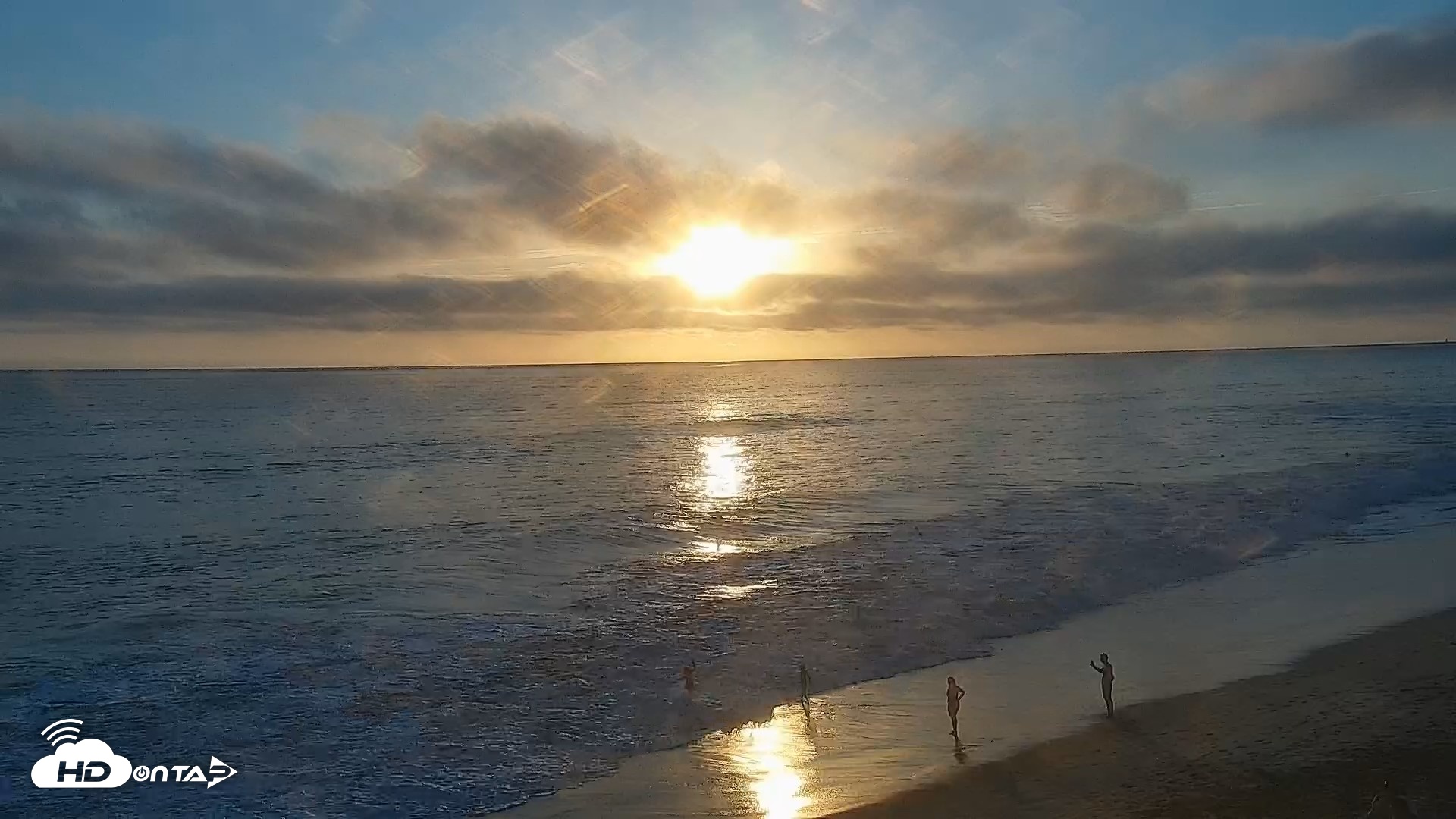 Snapshot of Carlsbad Beach Surf Live Webcam taken Aug 28, 2026, 6:59pm PDT