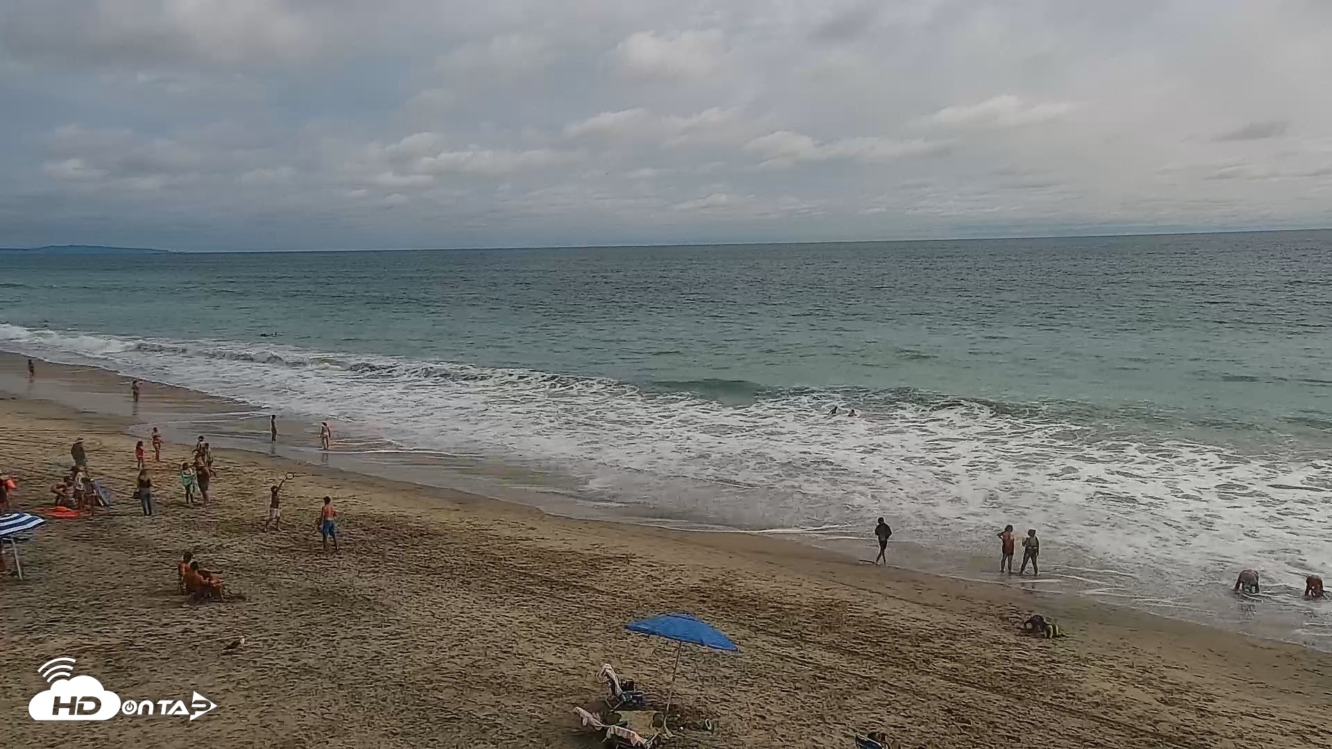 Snapshot of Carlsbad Beach Surf Live Webcam taken Aug 13, 2026, 4:09pm PDT