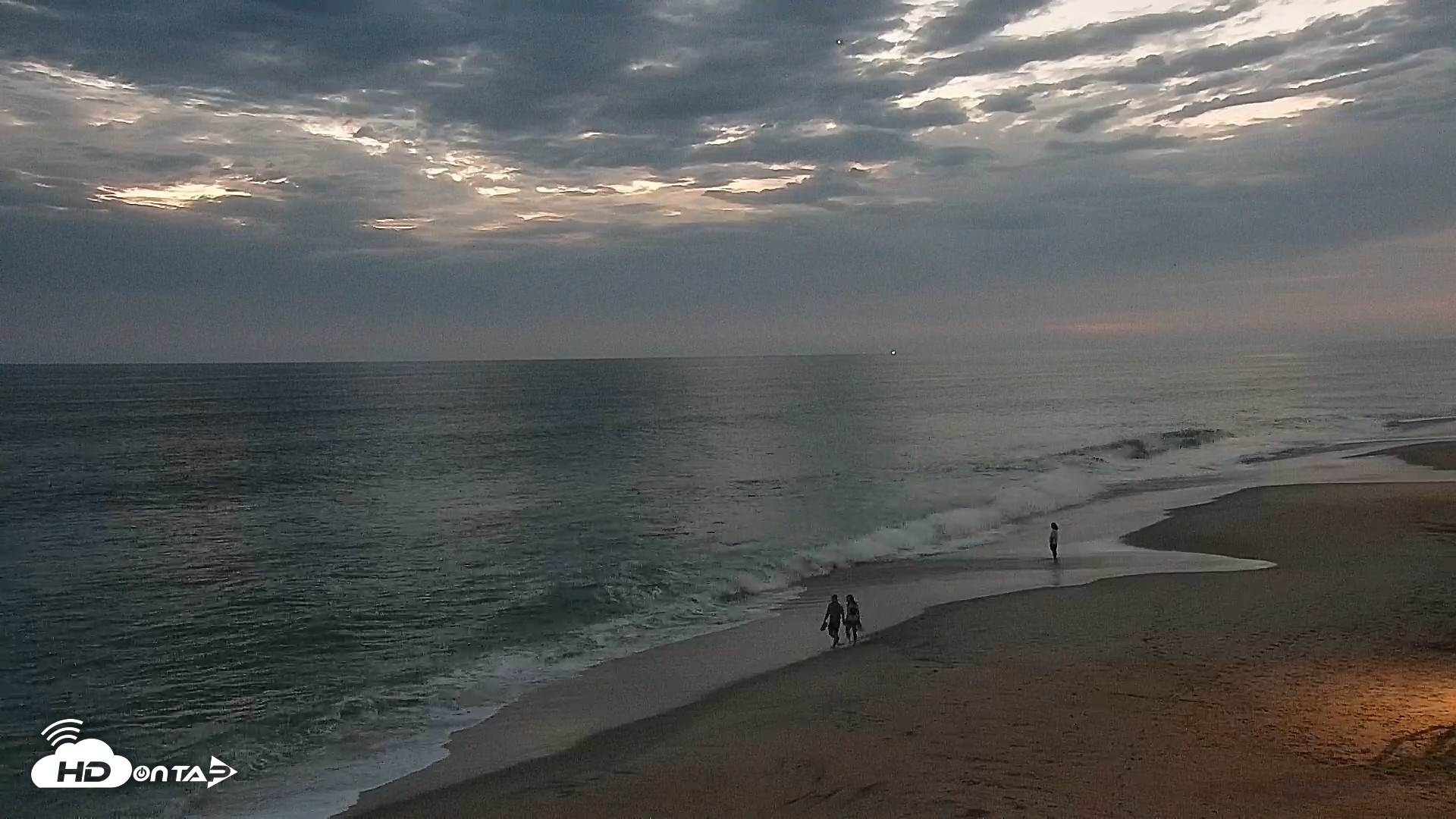Snapshot of Carlsbad Beach Surf Live Webcam taken Jul 11, 2026, 8:32pm PDT