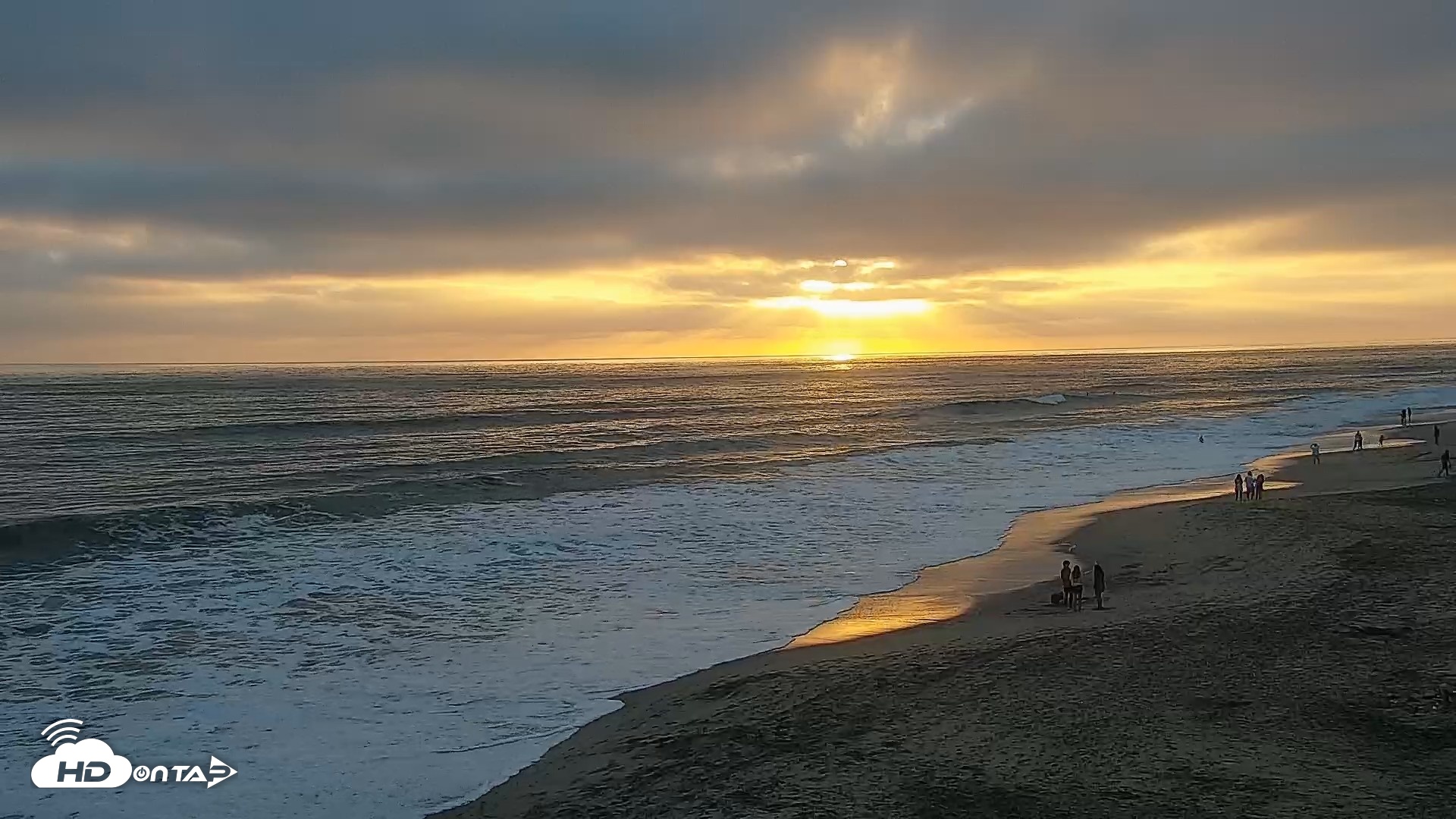 Snapshot of Carlsbad Beach Surf Live Webcam taken Jul 8, 2026, 7:44pm PDT