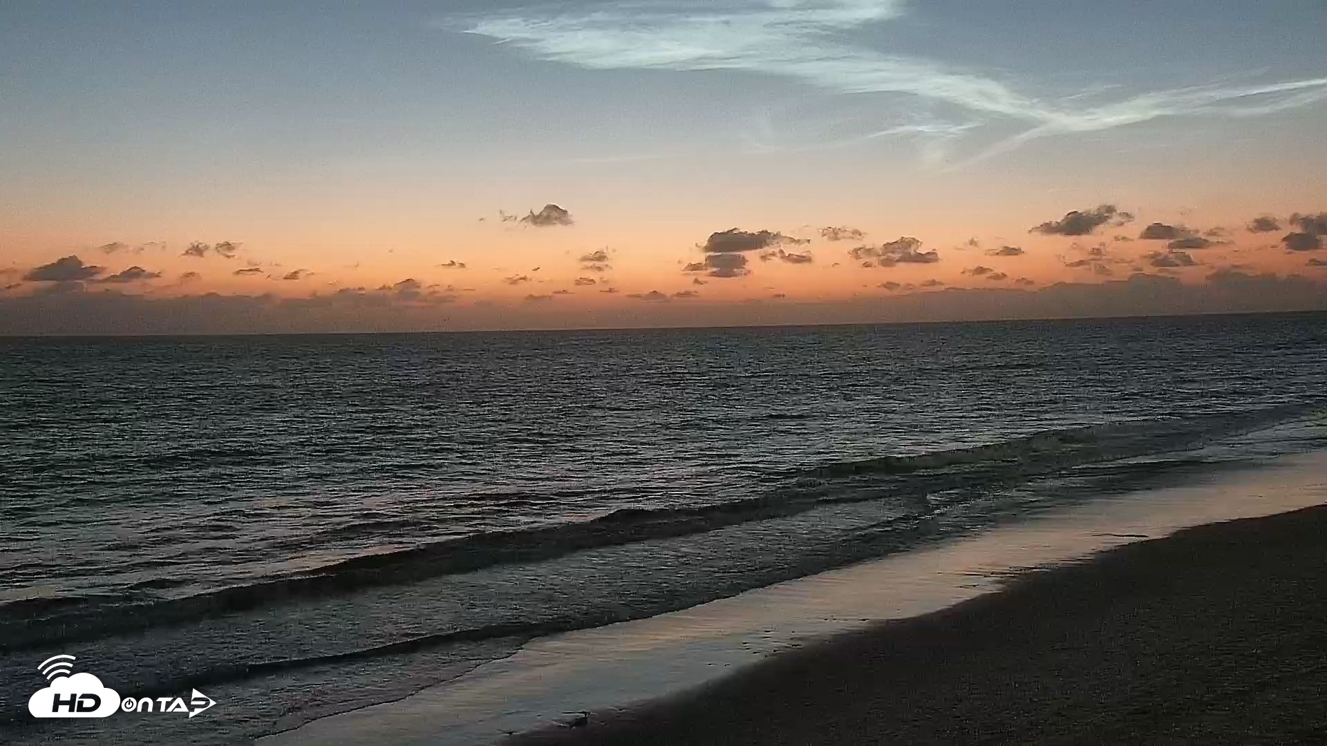 Snapshot of Carlsbad Beach Surf Live Webcam taken Sep 16, 2026, 7:28pm PDT