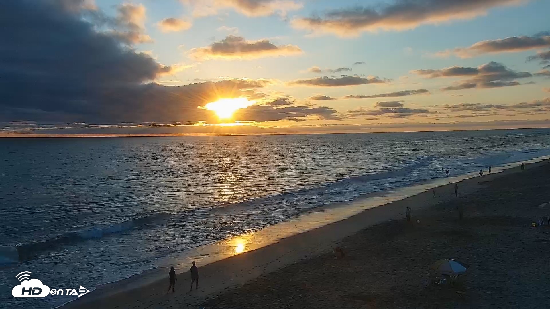 Snapshot of Carlsbad Beach Surf Live Webcam taken Aug 14, 2026, 7:23pm PDT