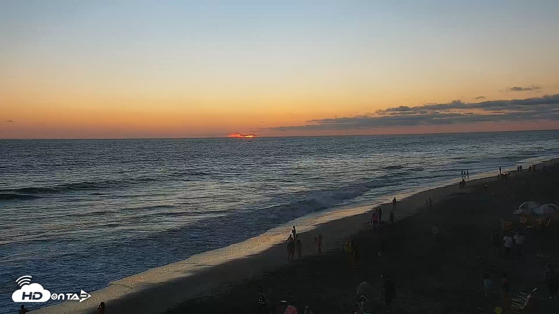 Snapshot of Carlsbad Beach Surf Live Webcam taken Aug 15, 2026, 7:37pm PDT