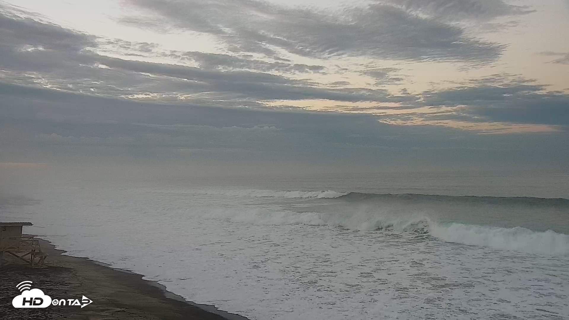 Snapshot of Carlsbad Beach Surf Live Webcam taken Sep 7, 2026, 6:24am PDT