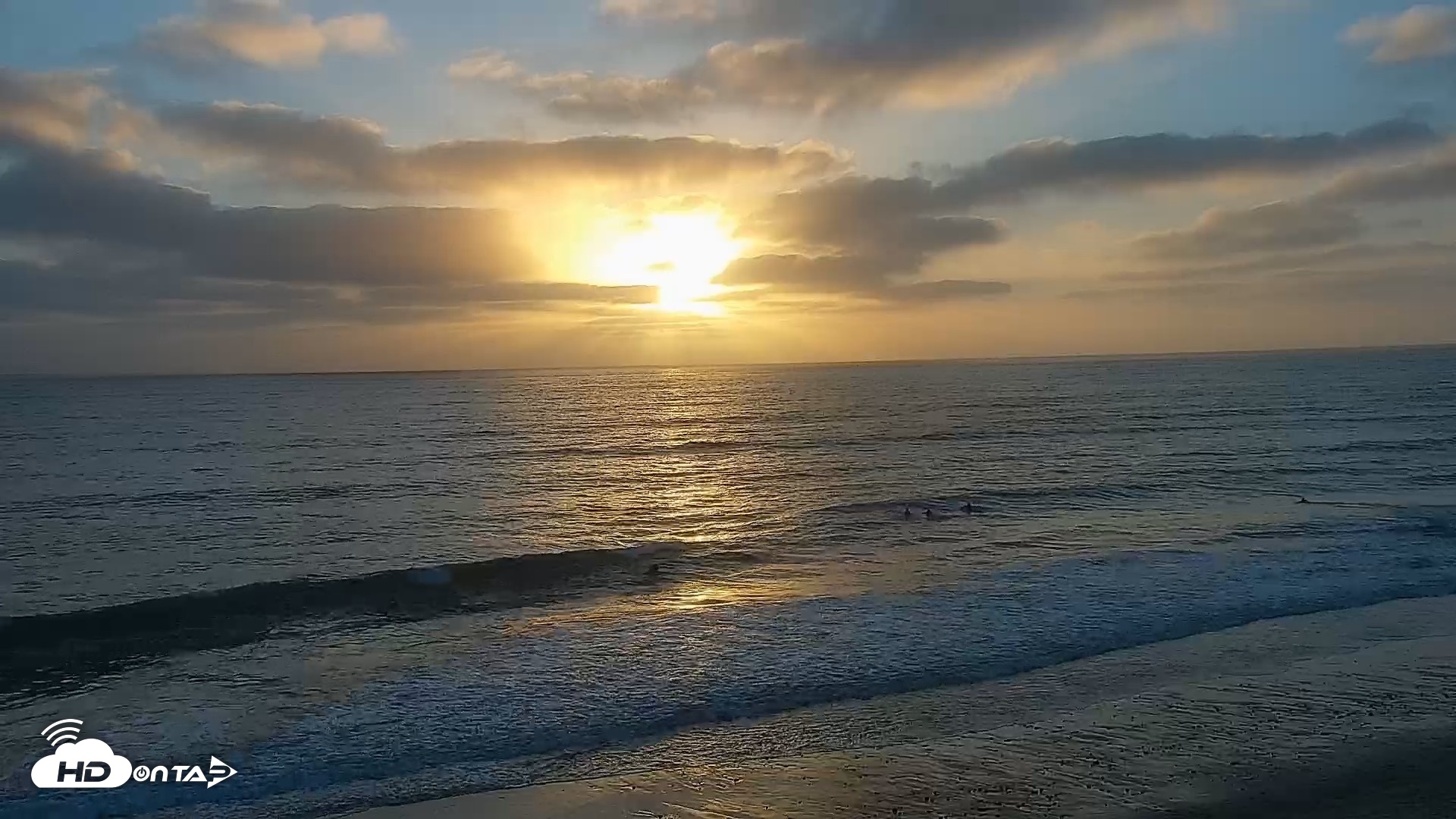 Snapshot of Carlsbad Beach Surf Live Webcam taken Sep 30, 2026, 6:20pm PDT