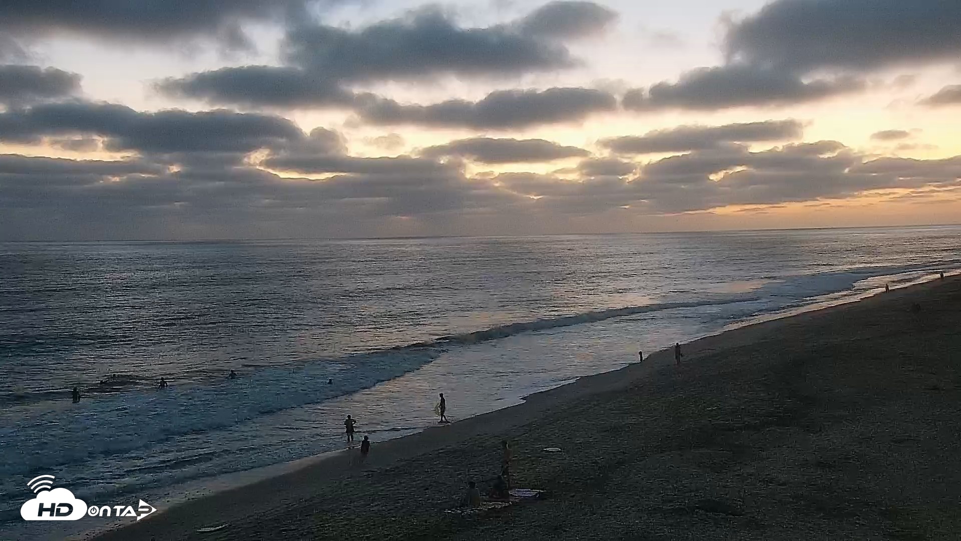 Snapshot of Carlsbad Beach Surf Live Webcam taken Aug 3, 2026, 8:17pm PDT