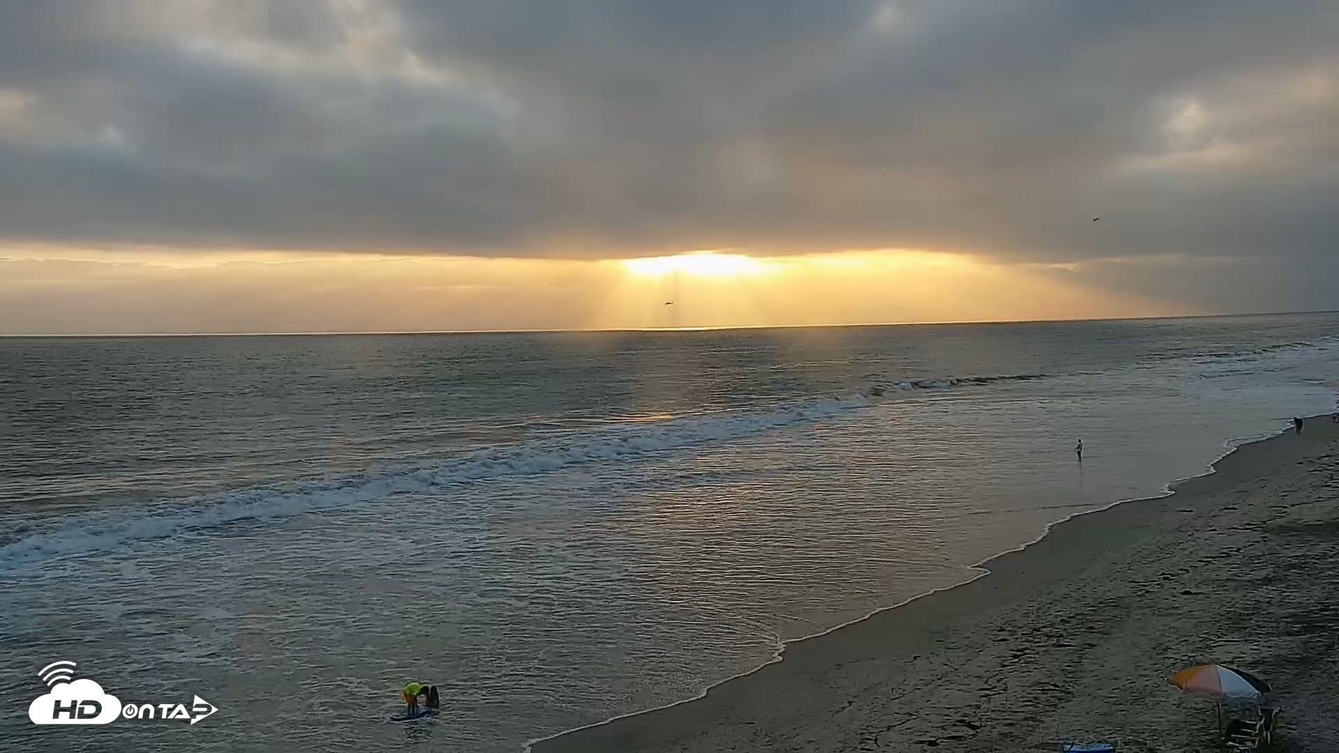 Snapshot of Carlsbad Beach Surf Live Webcam taken May 21, 2026, 7:16pm PDT