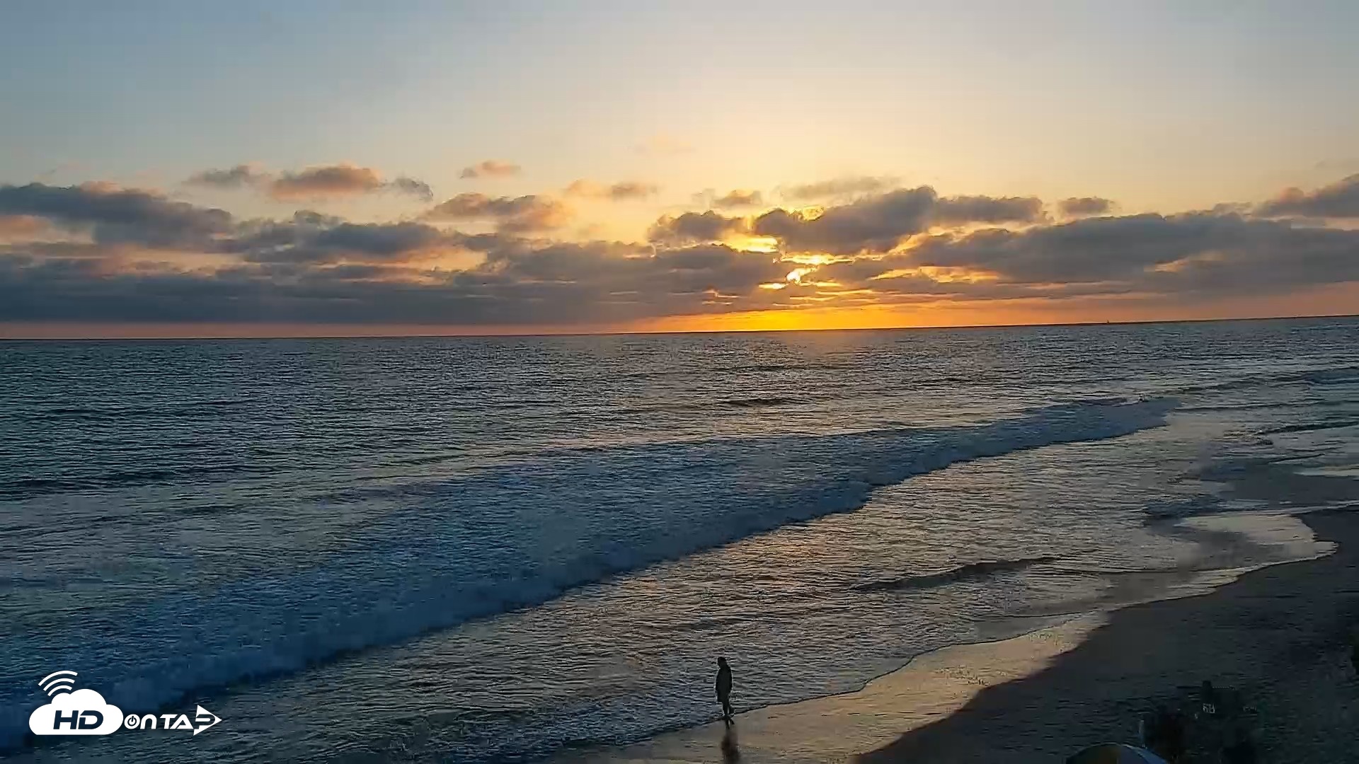 Snapshot of Carlsbad Beach Surf Live Webcam taken May 30, 2026, 7:39pm PDT