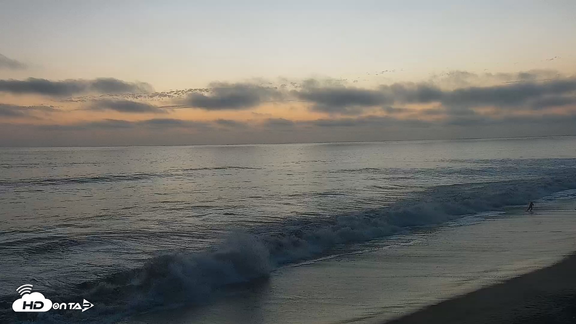 Snapshot of Carlsbad Beach Surf Live Webcam taken Aug 28, 2026, 7:30pm PDT