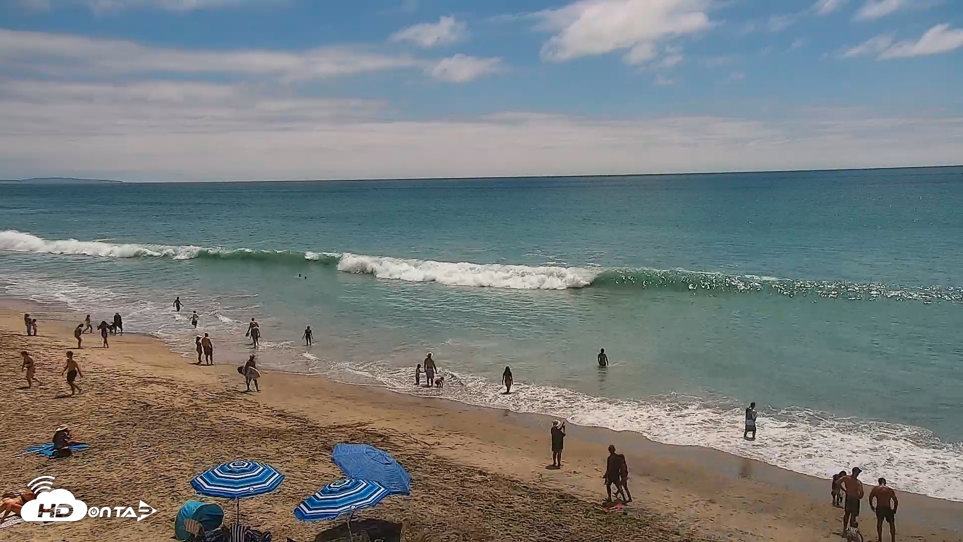 Snapshot of Carlsbad Beach Surf Live Webcam taken Aug 14, 2026, 1:55pm PDT