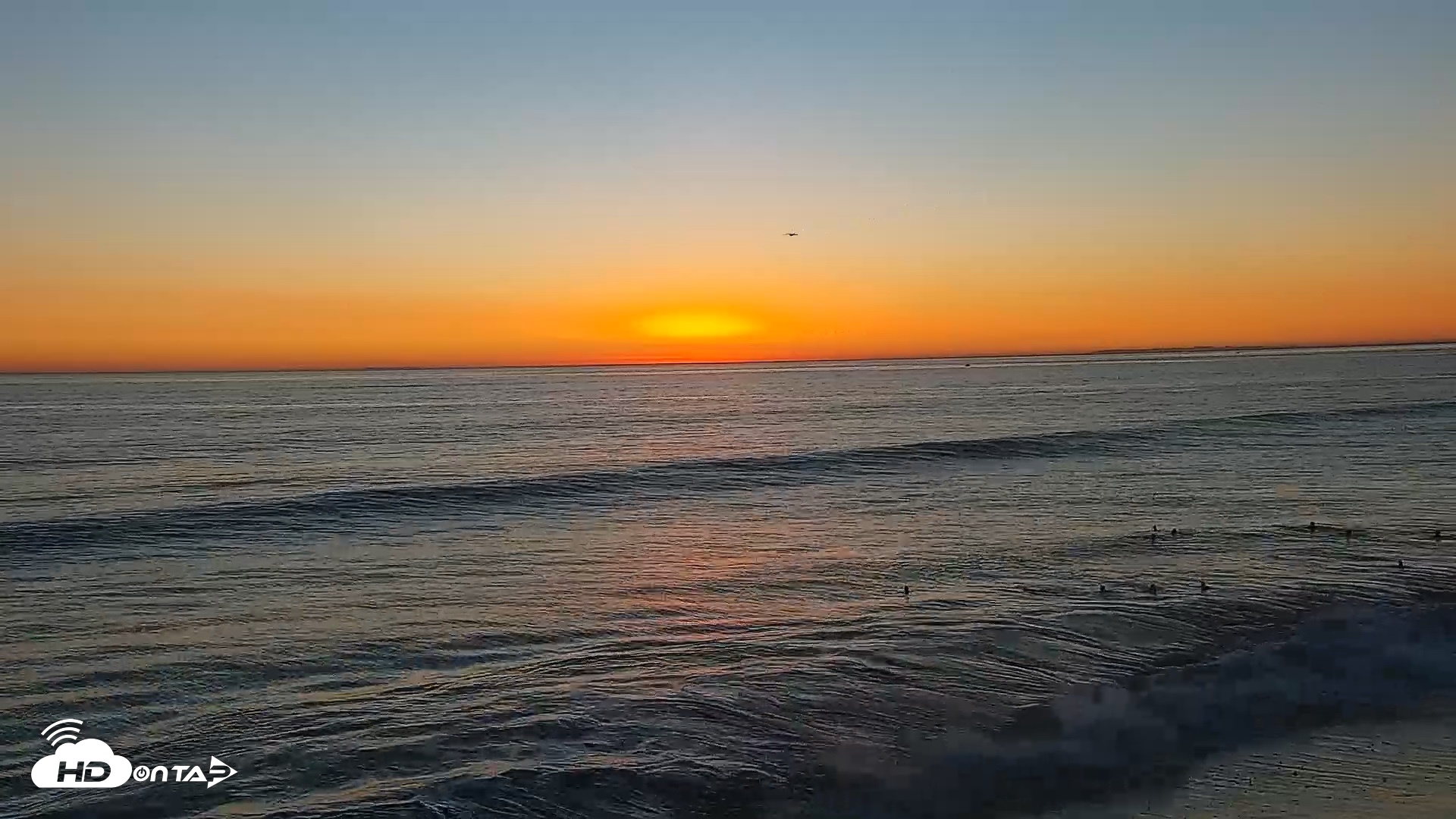 Snapshot of Carlsbad Beach Surf Live Webcam taken Oct 4, 2026, 6:34pm PDT