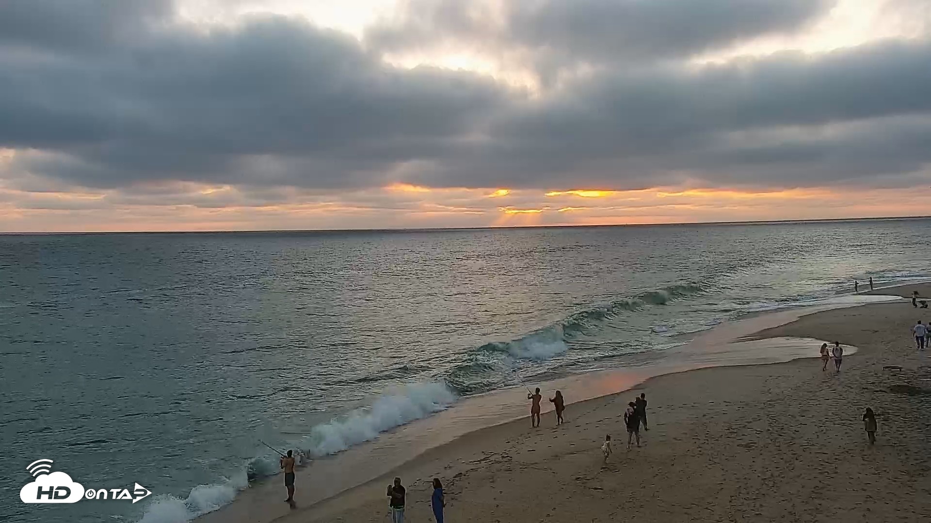 Snapshot of Carlsbad Beach Surf Live Webcam taken Jul 13, 2026, 7:48pm PDT