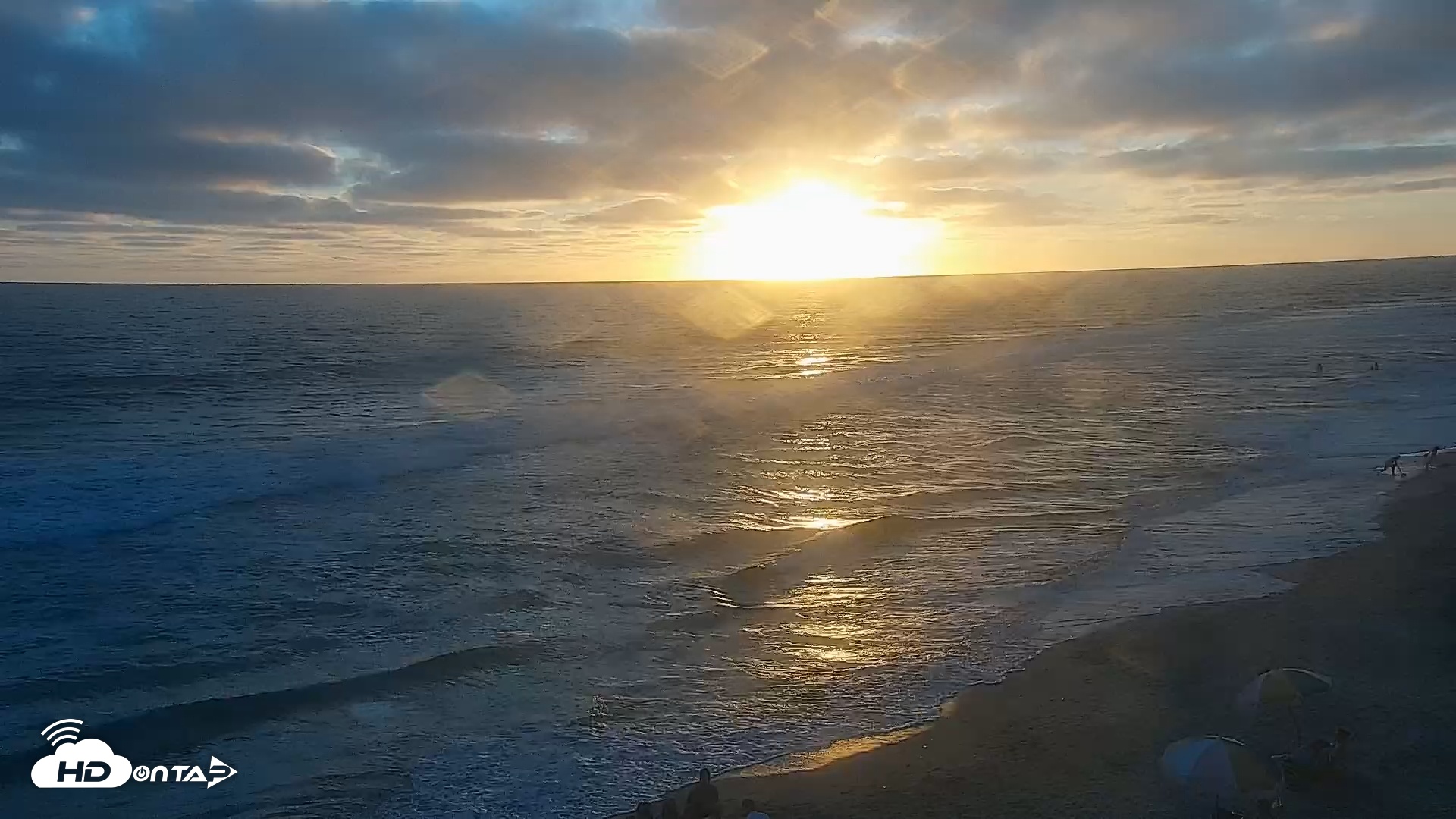 Snapshot of Carlsbad Beach Surf Live Webcam taken Jul 24, 2025, 7:40pm PDT